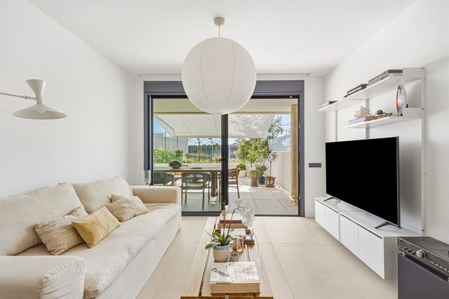 2 soverom Leilighet til salgs i Marbella med svømmebasseng garasje - € 675 000 (Ref: 10110418)