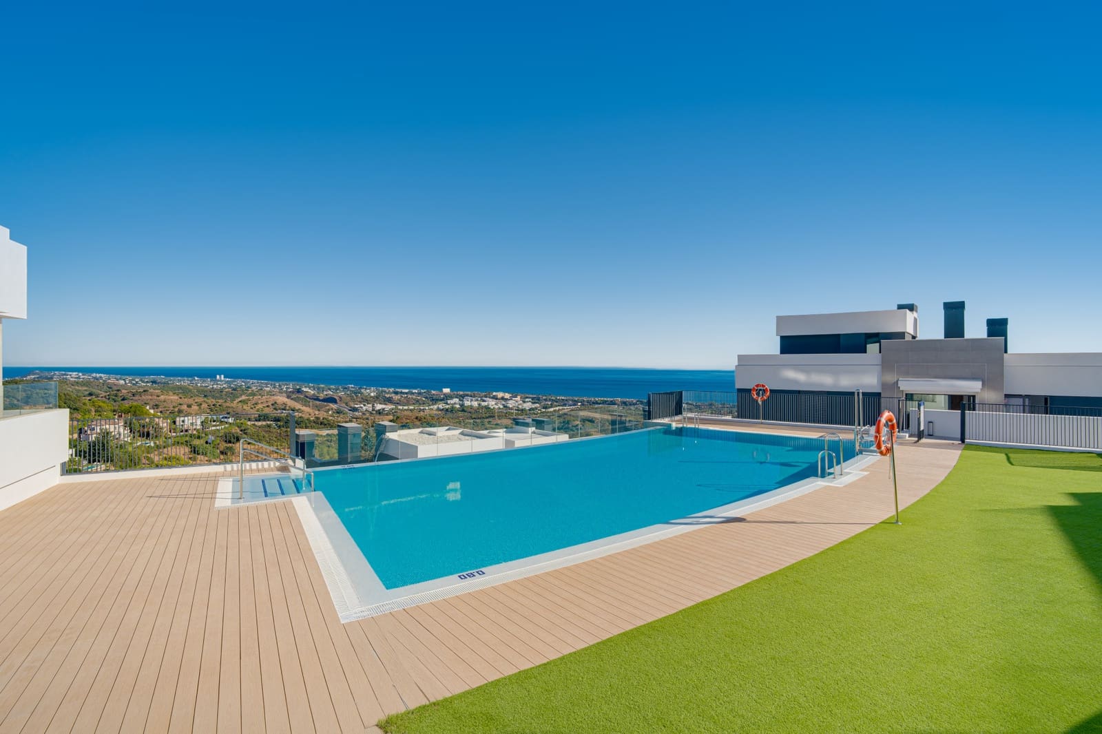2 soverom Leilighet til salgs i Marbella med svømmebasseng garasje - € 675 000 (Ref: 10110418)