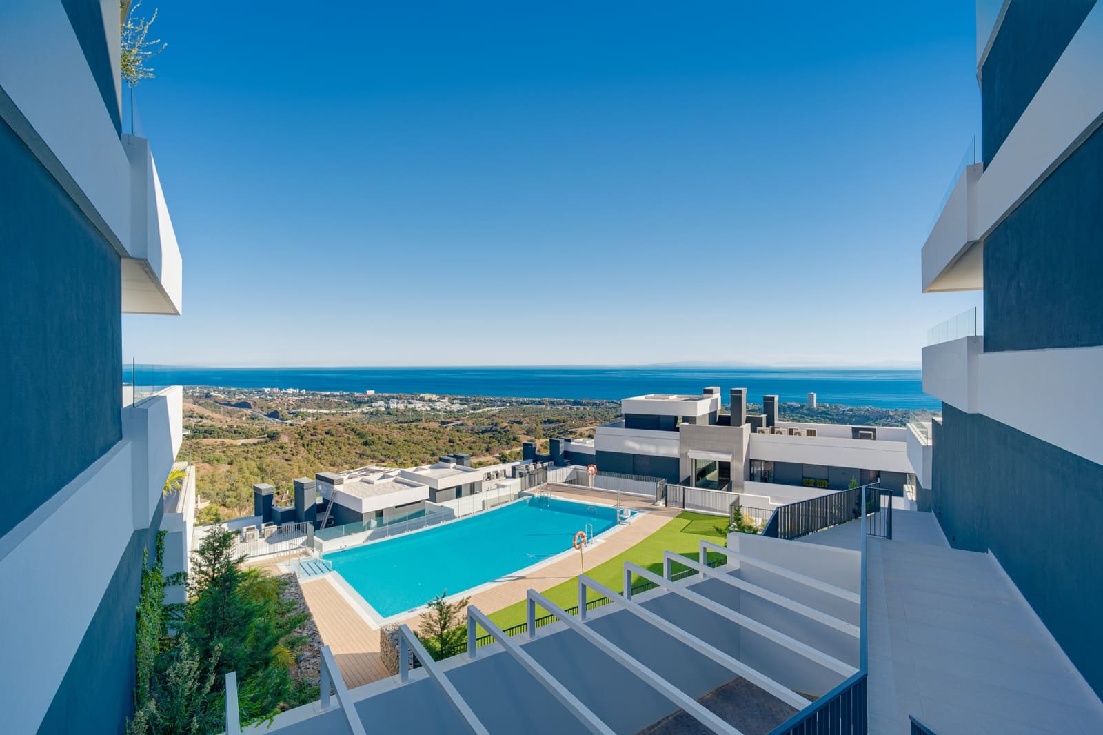 2 soverom Leilighet til salgs i Marbella med svømmebasseng garasje - € 675 000 (Ref: 10110418)