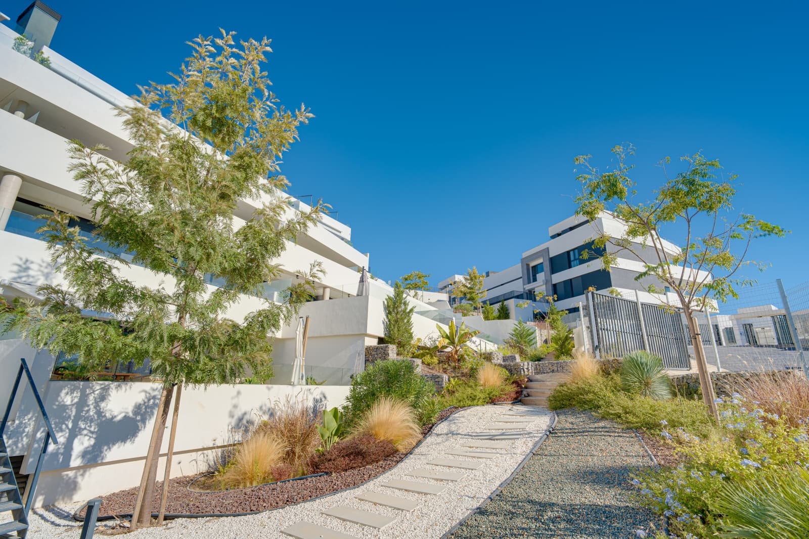 2 soverom Leilighet til salgs i Marbella med svømmebasseng garasje - € 675 000 (Ref: 10110418)