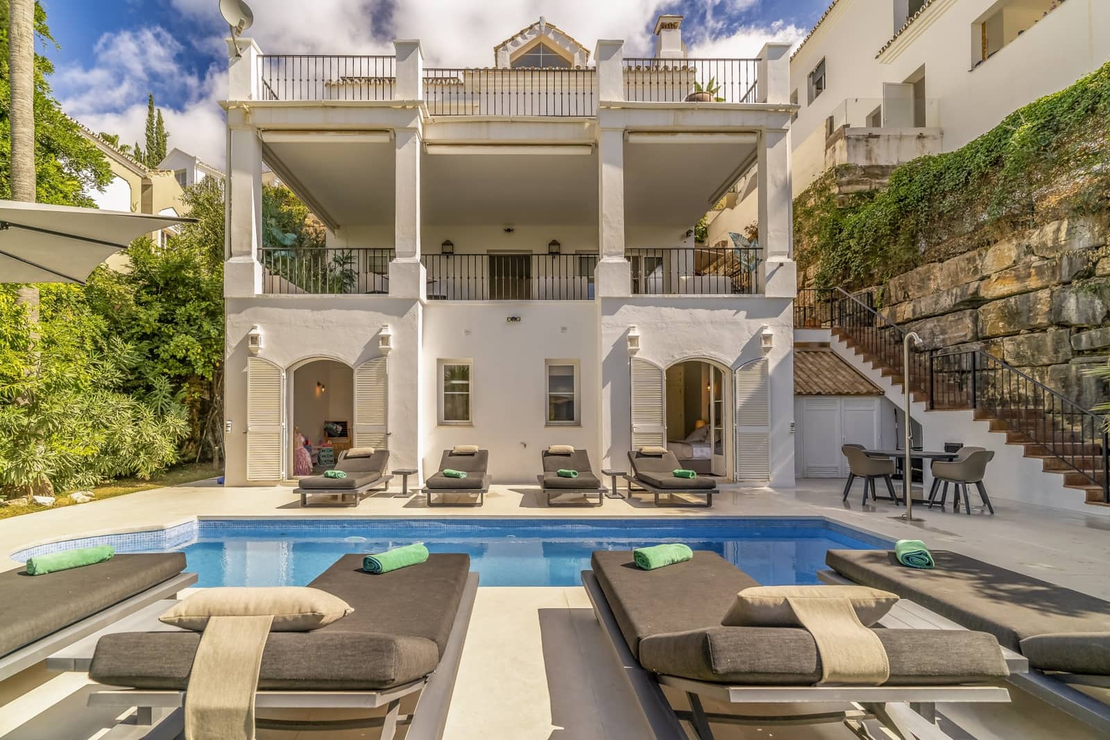 4 soveværelse Villa til salg i Istan med swimmingpool garage - € 1.650.000 (Ref: 10135224)