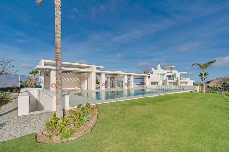 2 slaapkamer Appartement te koop in Marbella met zwembad garage - € 1.395.000 (Ref: 10163340)