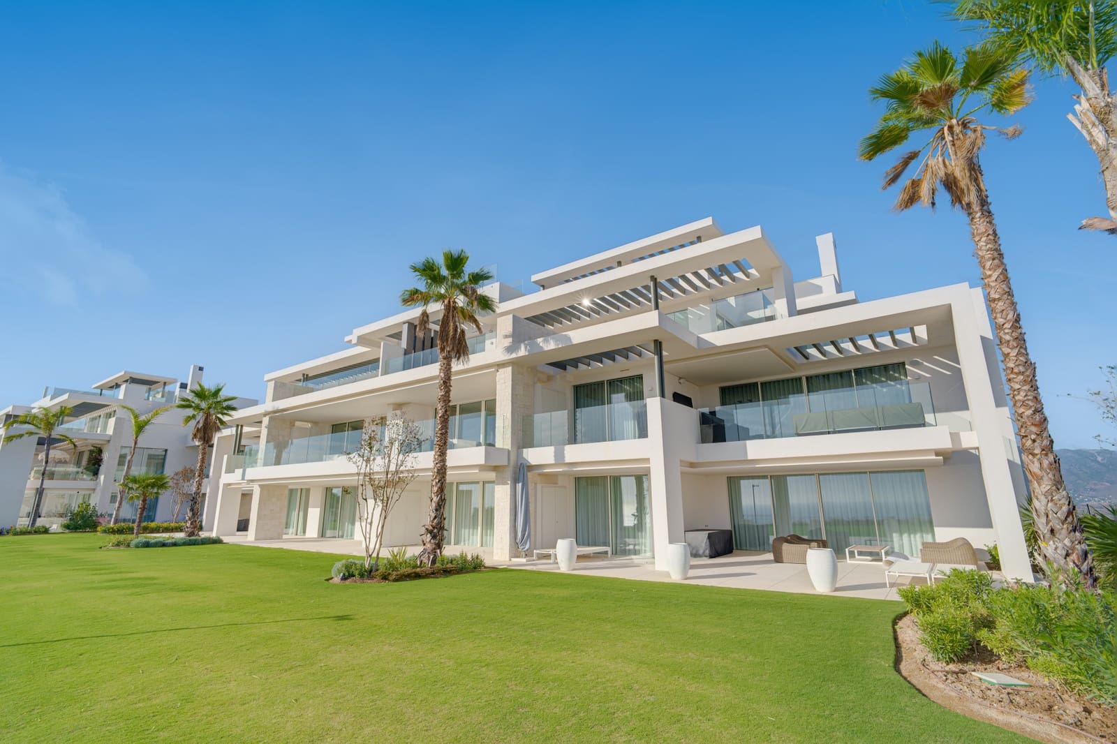 2 slaapkamer Appartement te koop in Marbella met zwembad garage - € 1.395.000 (Ref: 10163340)
