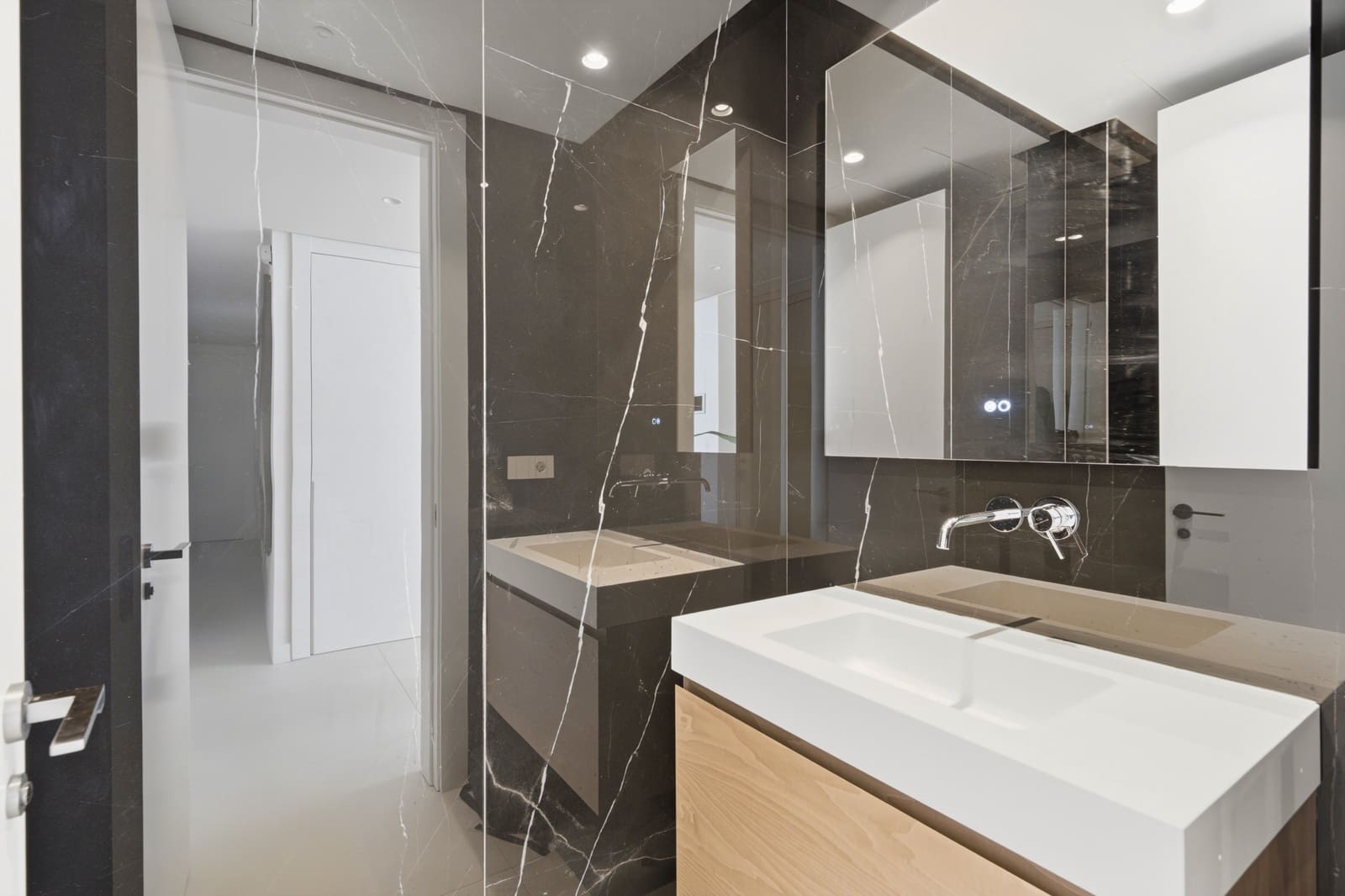 2 slaapkamer Appartement te koop in Marbella met zwembad garage - € 1.395.000 (Ref: 10163340)