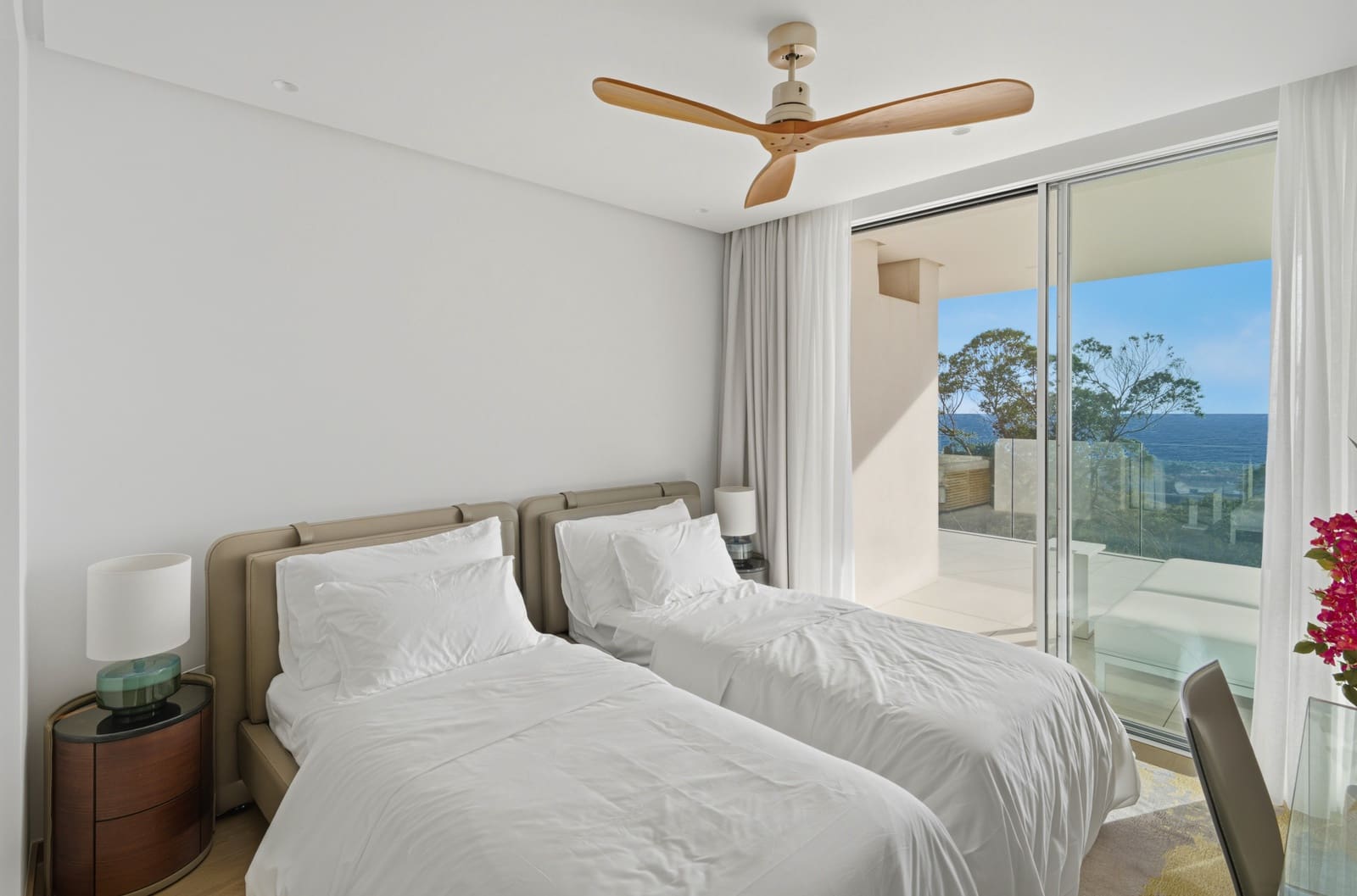 2 slaapkamer Appartement te koop in Marbella met zwembad garage - € 1.395.000 (Ref: 10163340)
