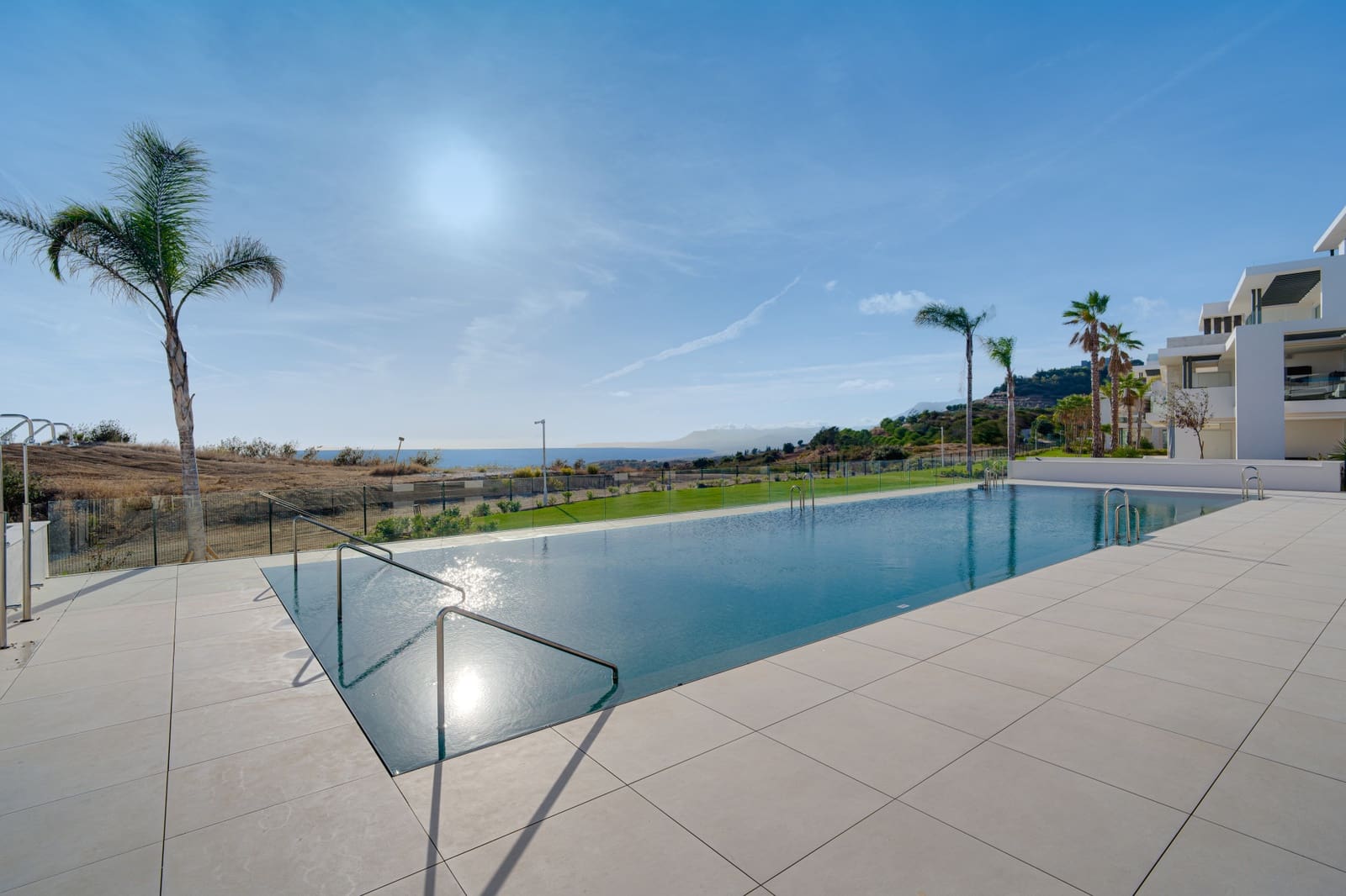 2 slaapkamer Appartement te koop in Marbella met zwembad garage - € 1.395.000 (Ref: 10163340)