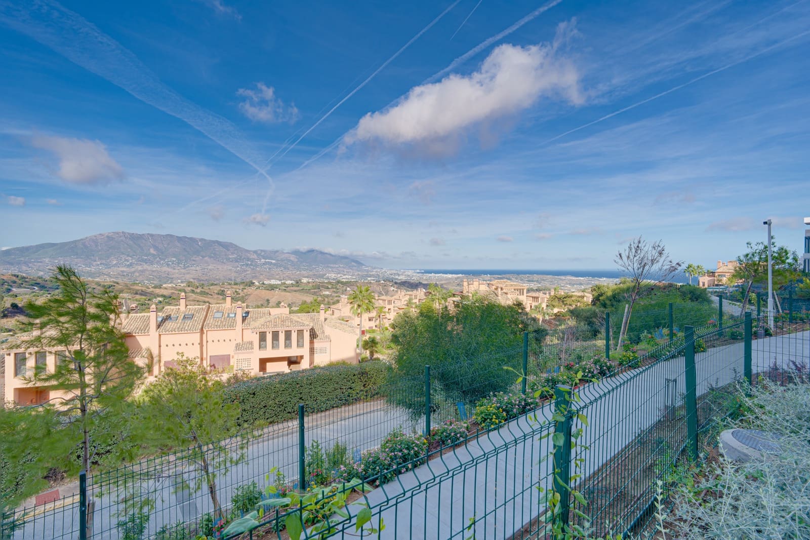 2 slaapkamer Appartement te koop in Marbella met zwembad garage - € 1.395.000 (Ref: 10163340)