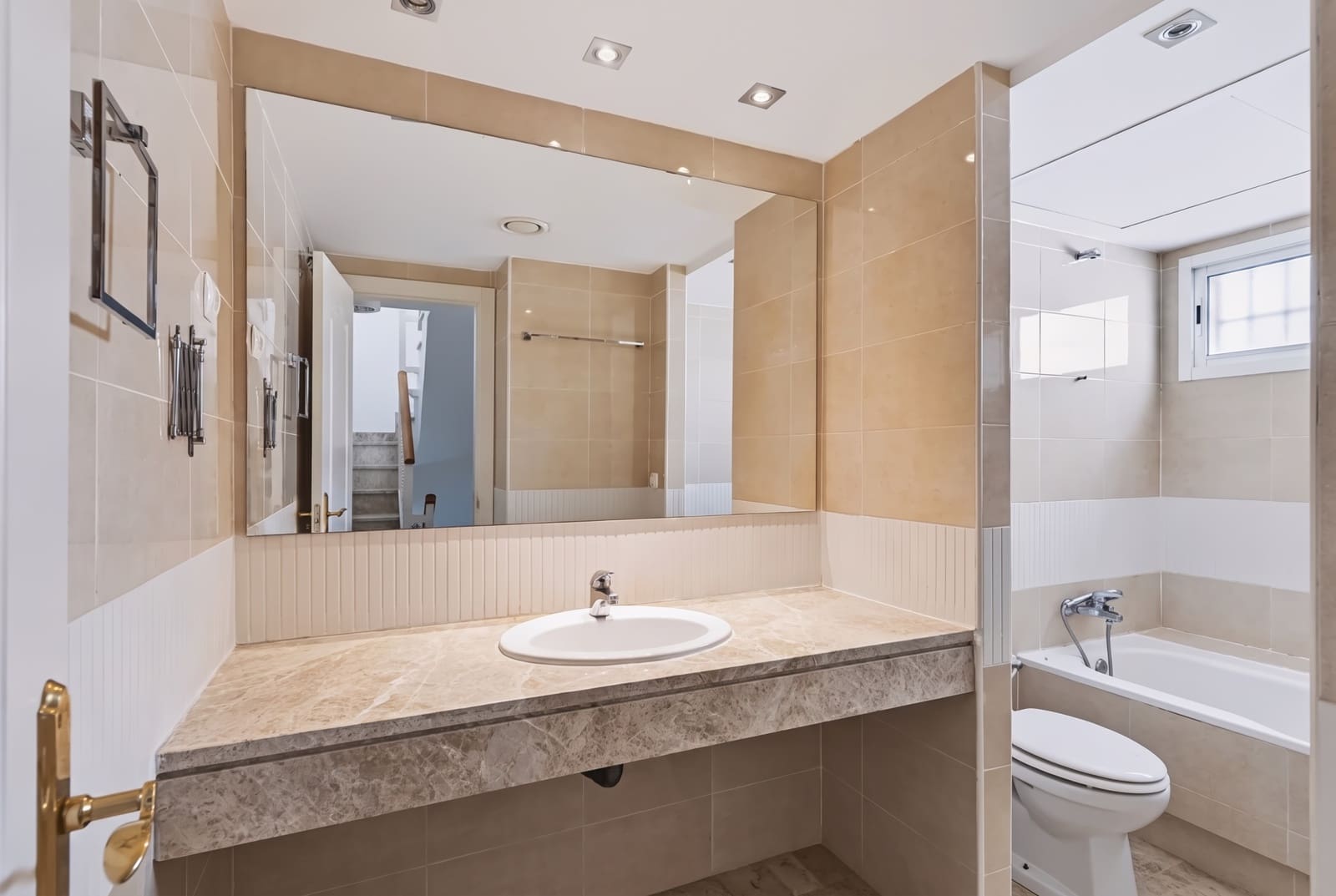 3 bedroom Townhouse for sale in Marbella with pool garage - € 950,000 (Ref: 10165819)
