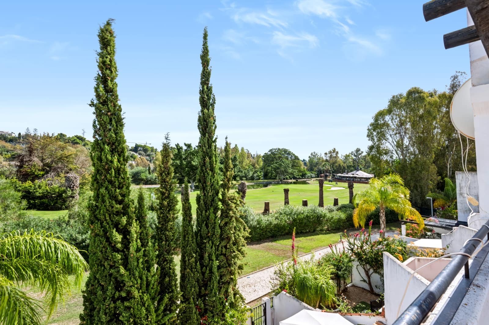 3 bedroom Townhouse for sale in Marbella with pool garage - € 950,000 (Ref: 10165819)