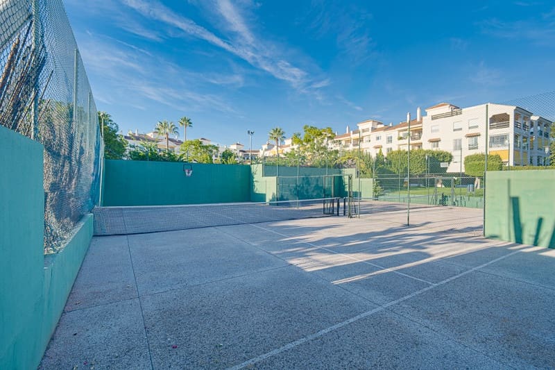 2 soverom Leilighet til salgs i San Pedro de Alcantara med svømmebasseng garasje - € 585 000 (Ref: 10170223)