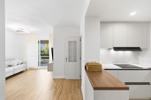 2 soverom Leilighet til salgs i San Pedro de Alcantara, Marbella med svømmebasseng garasje - € 585 000 (Ref: 10170223)