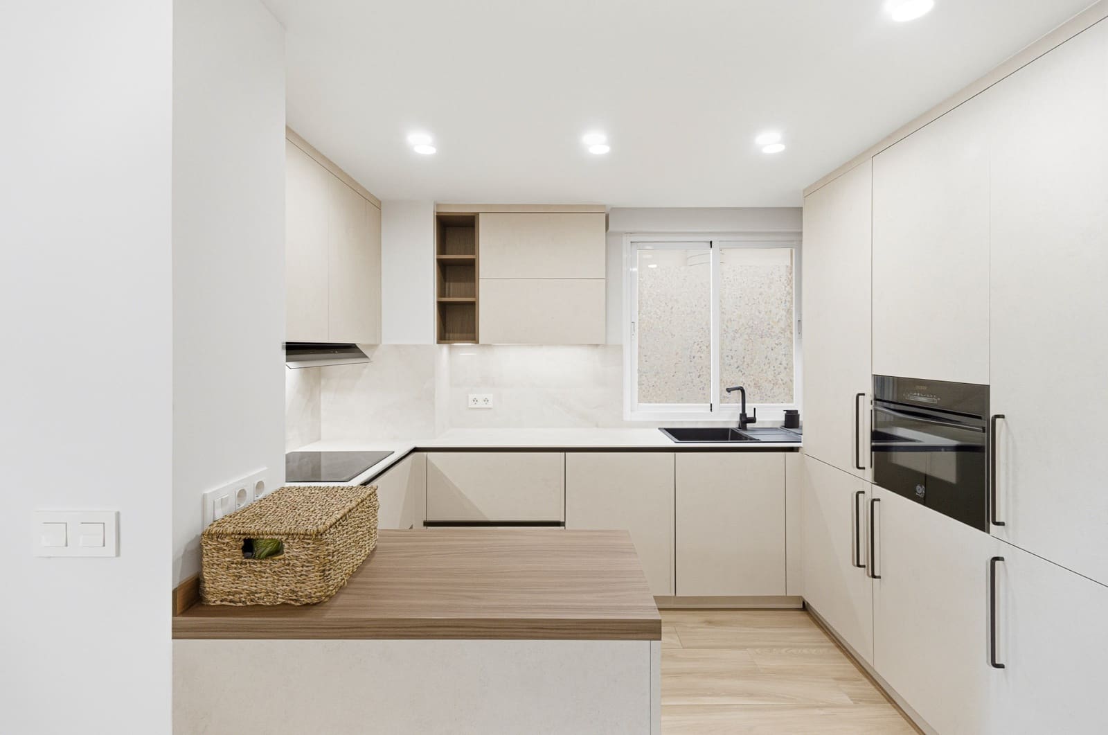 2 soverom Leilighet til salgs i San Pedro de Alcantara med svømmebasseng garasje - € 585 000 (Ref: 10170223)