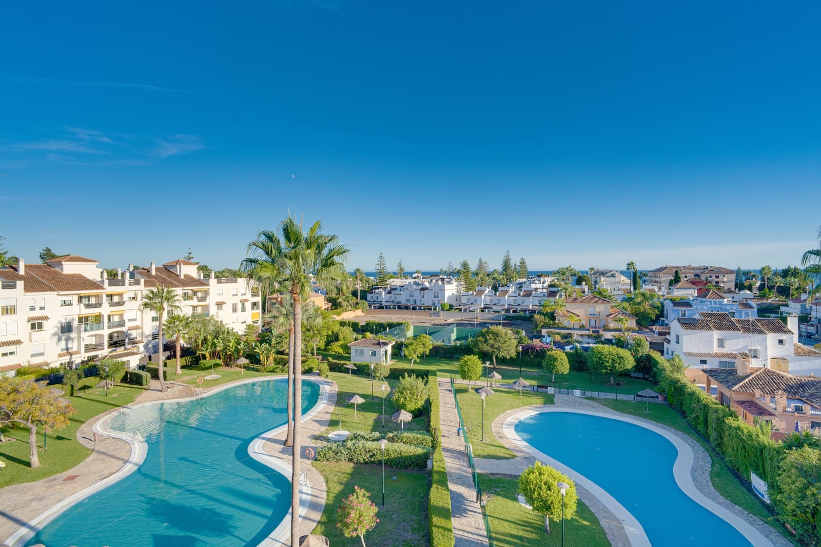 2 soverom Leilighet til salgs i San Pedro de Alcantara med svømmebasseng garasje - € 585 000 (Ref: 10170223)