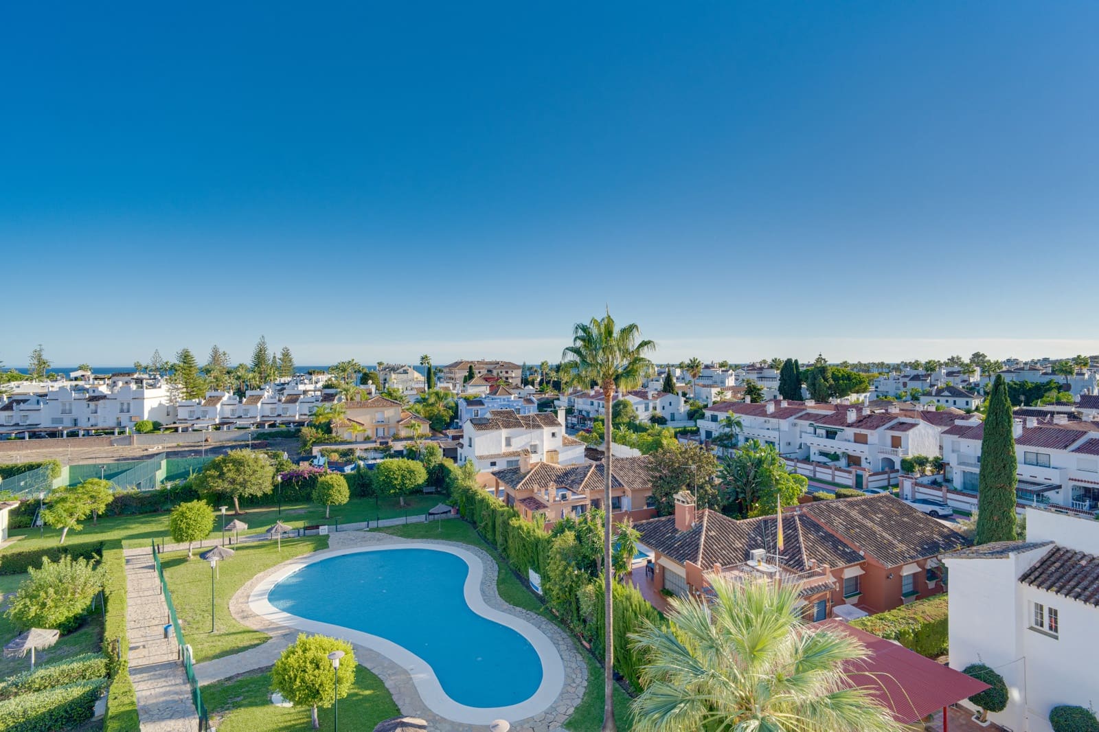 2 soverom Leilighet til salgs i San Pedro de Alcantara med svømmebasseng garasje - € 585 000 (Ref: 10170223)