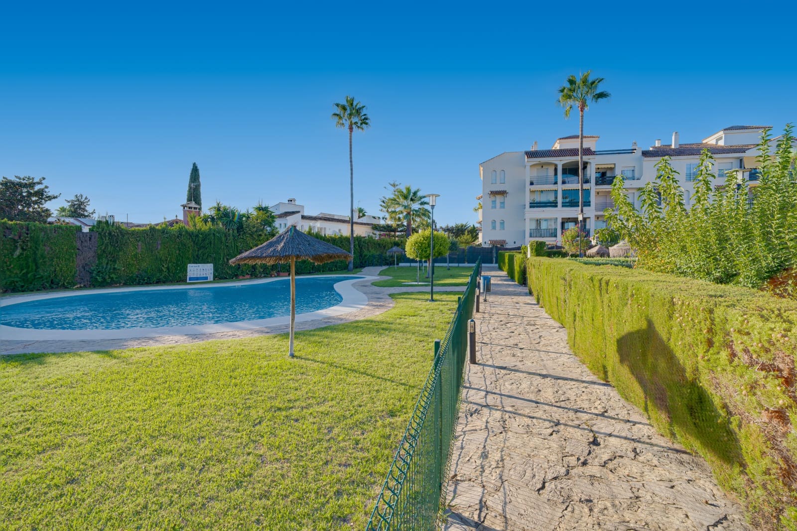 2 soverom Leilighet til salgs i San Pedro de Alcantara med svømmebasseng garasje - € 585 000 (Ref: 10170223)