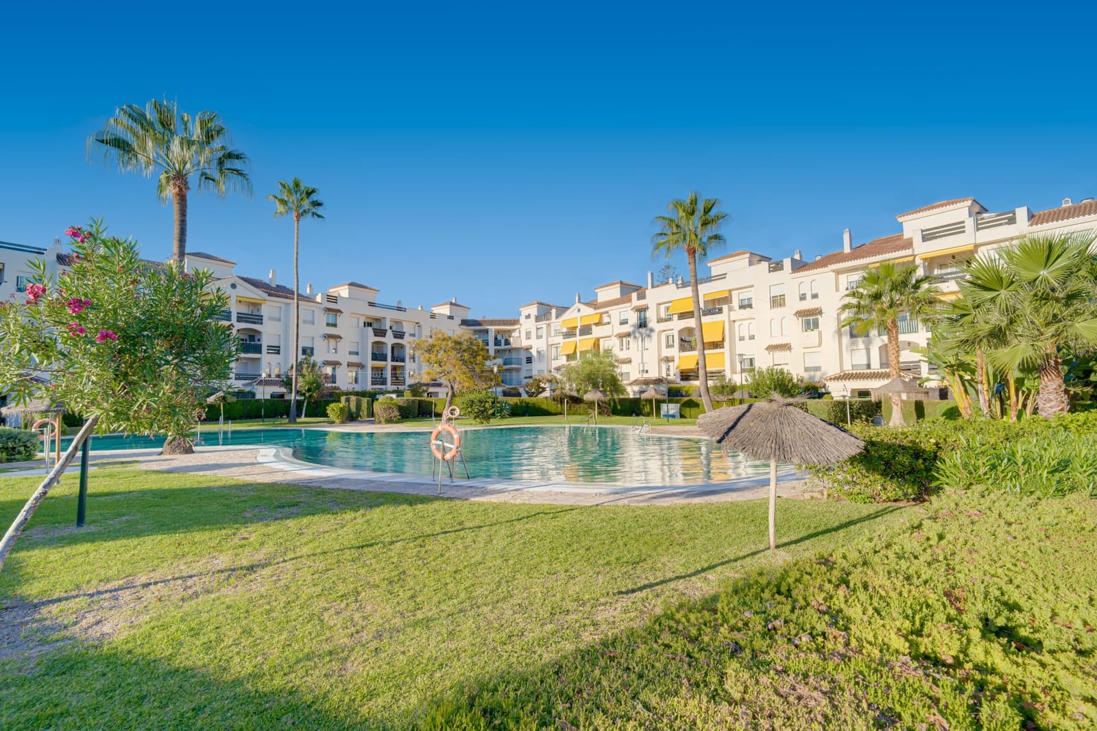 2 soverom Leilighet til salgs i San Pedro de Alcantara med svømmebasseng garasje - € 585 000 (Ref: 10170223)