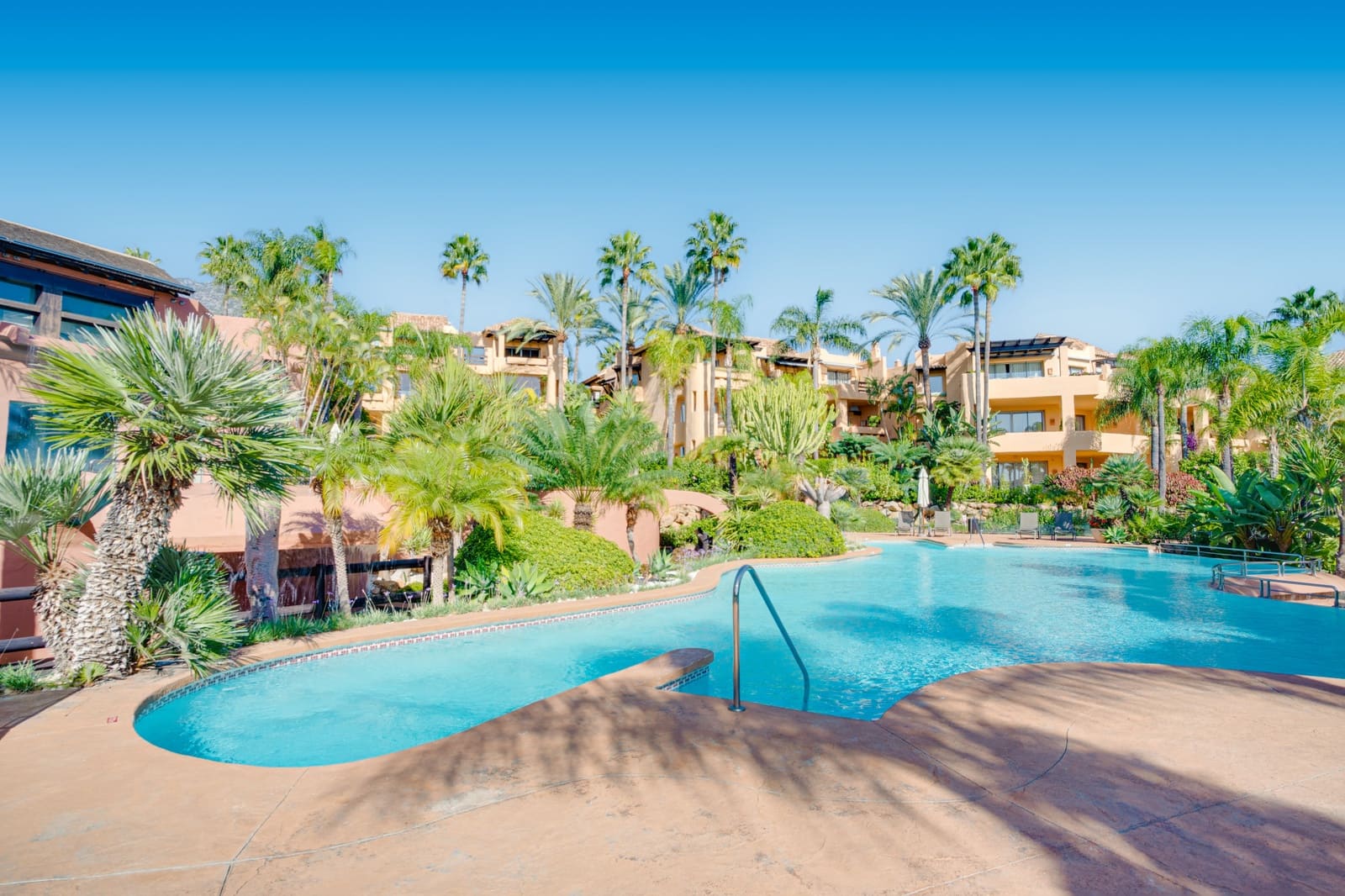 3 makuuhuone Huoneisto myytävänä paikassa Marbella mukana uima-altaan - 1 575 000 € (Ref: 5104250)