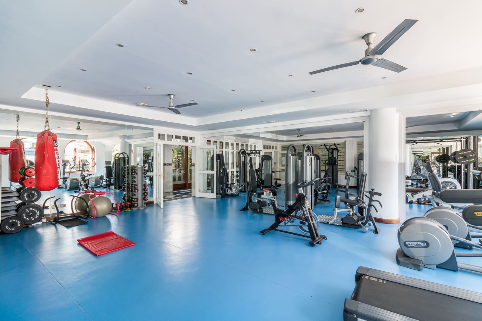 Apartamento de 4 habitaciones en Marbella en venta con piscina garaje - 2.500.000 € (Ref: 7364484)