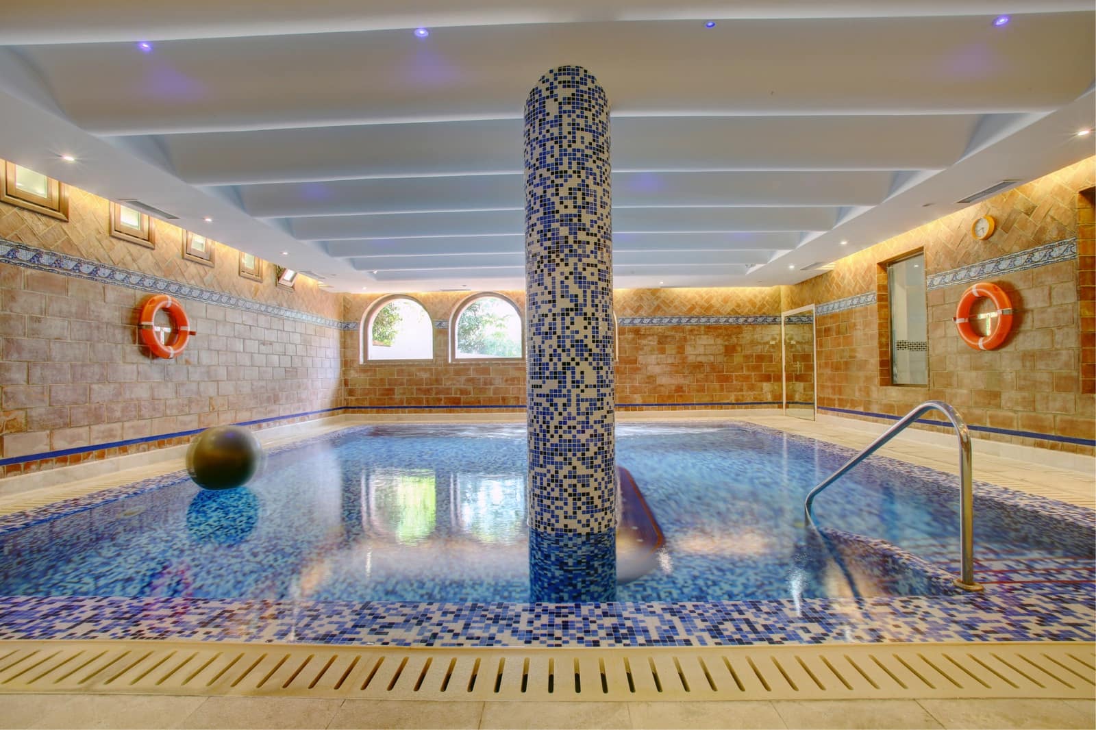 Apartamento de 4 habitaciones en Marbella en venta con piscina garaje - 2.500.000 € (Ref: 7364484)