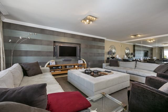 4 sypialnia Apartament na sprzedaż w Marbella z basenem garażem - 2 500 000 € (Ref: 7364484)