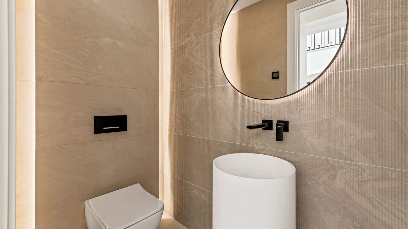 5 bedroom Villa for sale in Monte Halcones with pool garage - € 4,900,000 (Ref: 7658309)