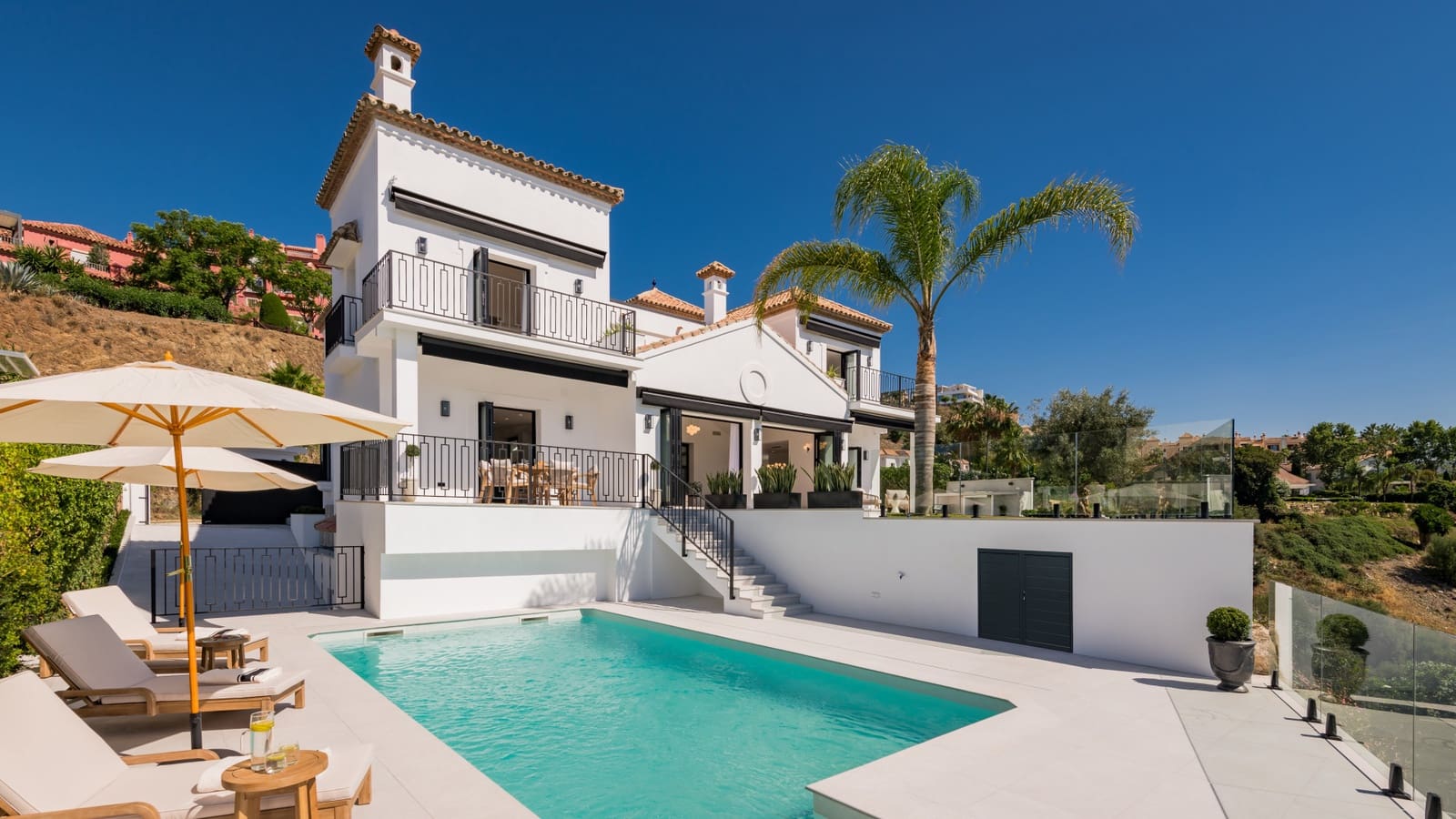 5 bedroom Villa for sale in Monte Halcones with pool garage - € 4,900,000 (Ref: 7658309)