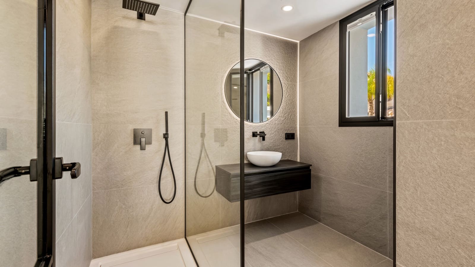 5 bedroom Villa for sale in Monte Halcones with pool garage - € 4,900,000 (Ref: 7658309)