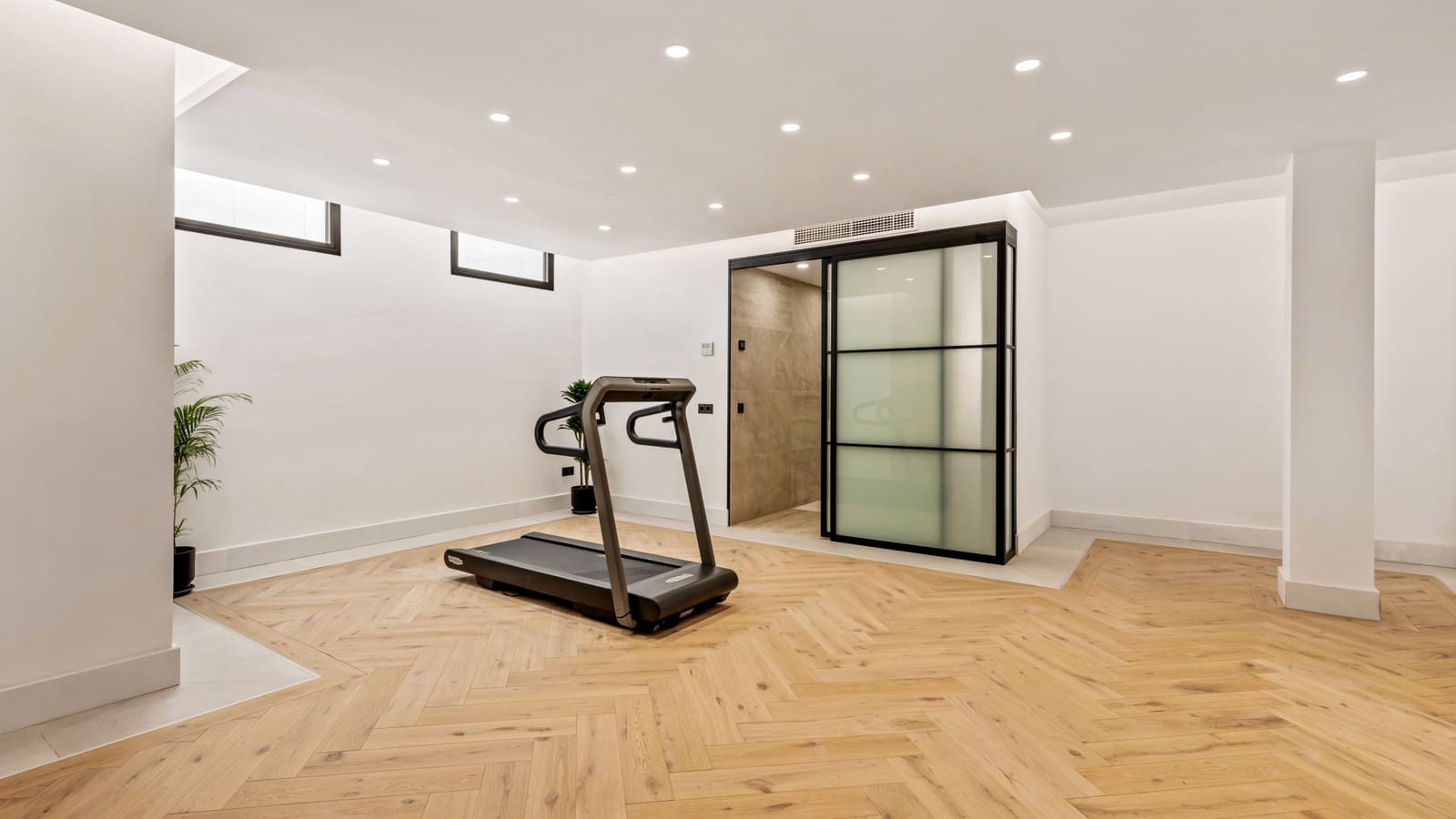 5 bedroom Villa for sale in Monte Halcones with pool garage - € 4,900,000 (Ref: 7658309)