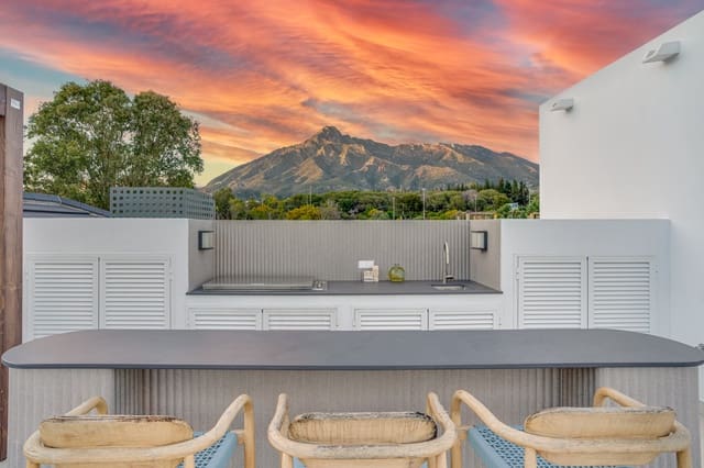 Chalet de 6 habitaciones en Marbella en venta con piscina garaje - 5.495.000 € (Ref: 8227675)