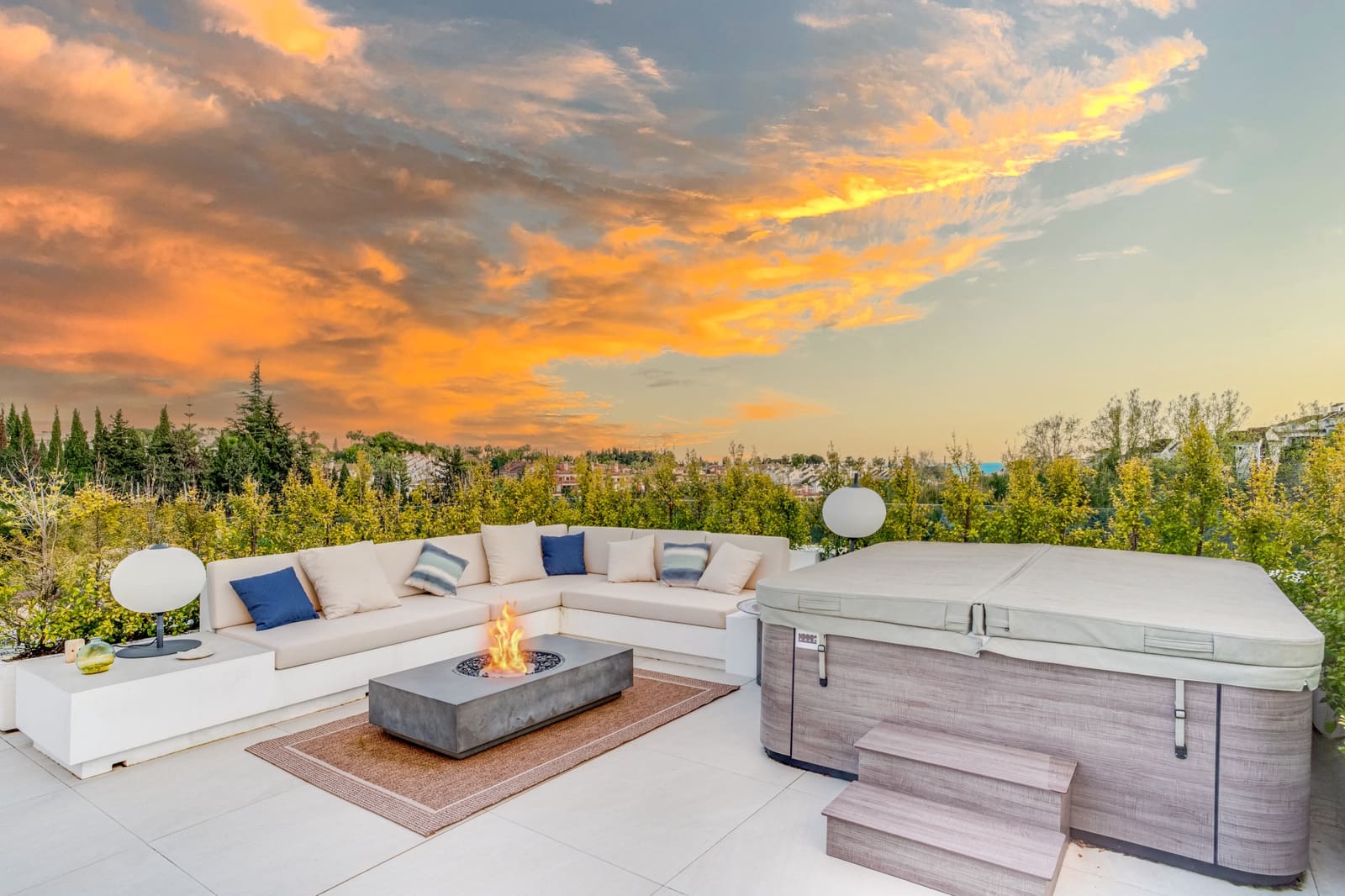 6 bedroom Villa for sale in Marbella with pool garage - € 5,495,000 (Ref: 8227675)