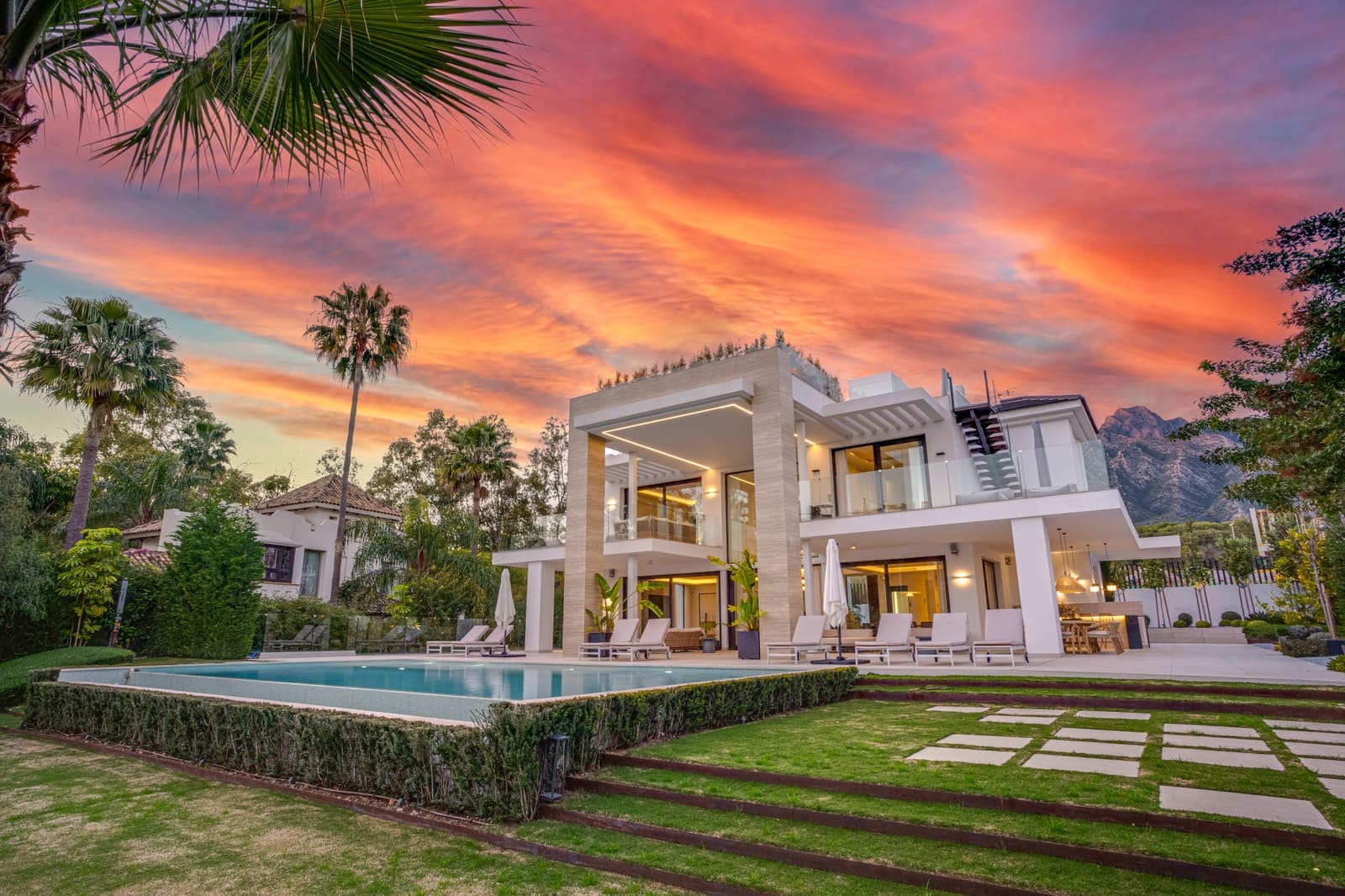 6 bedroom Villa for sale in Marbella with pool garage - € 5,495,000 (Ref: 8227675)