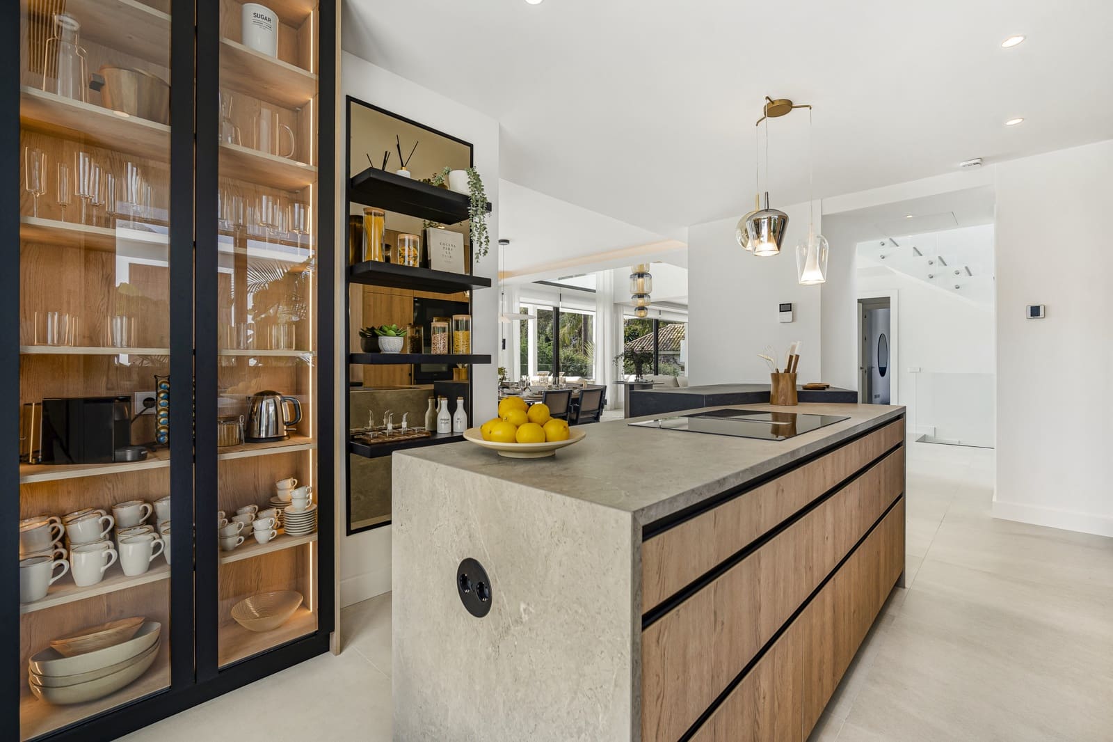 6 bedroom Villa for sale in Marbella with pool garage - € 5,495,000 (Ref: 8227675)
