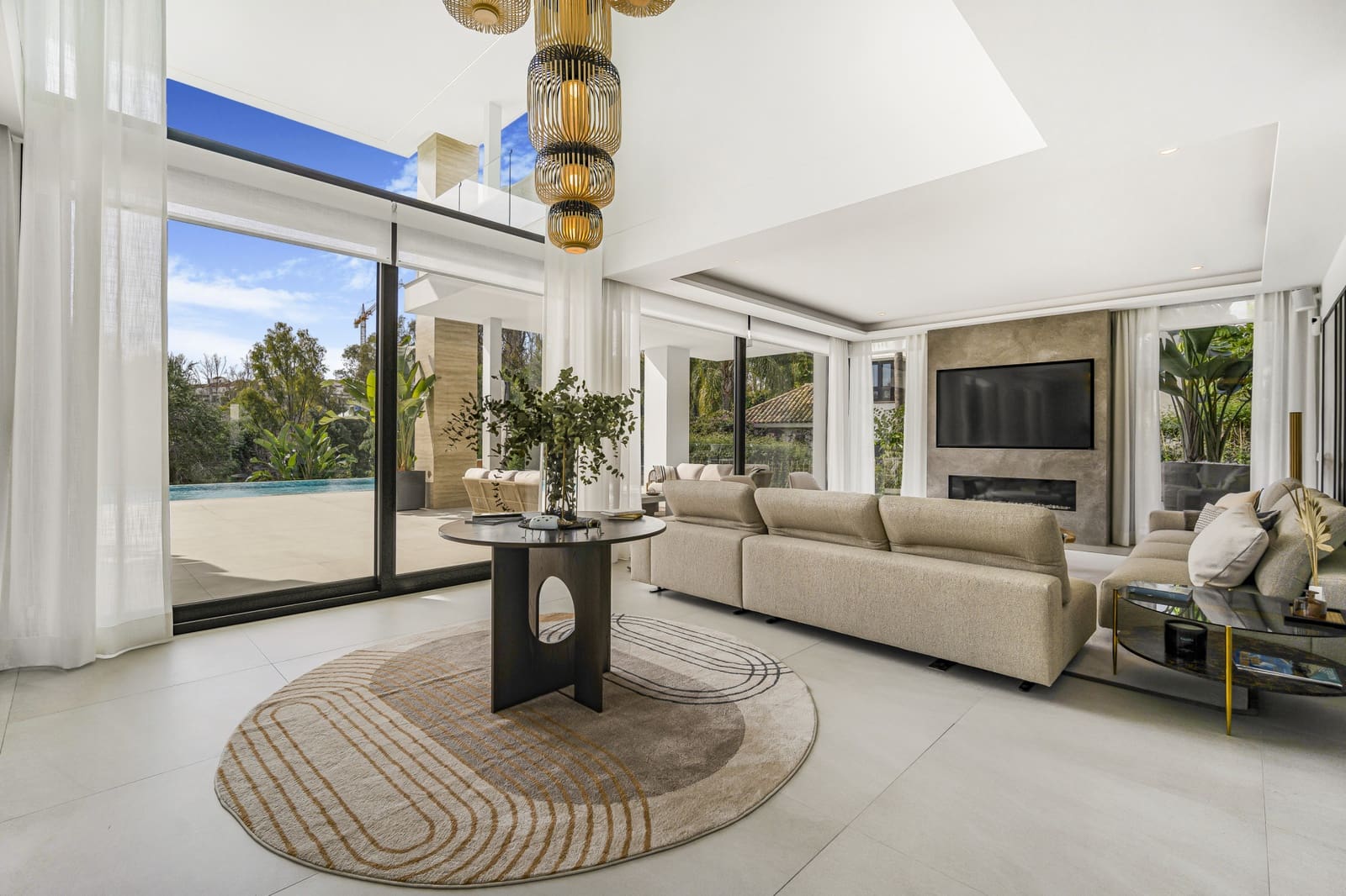 6 bedroom Villa for sale in Marbella with pool garage - € 5,495,000 (Ref: 8227675)
