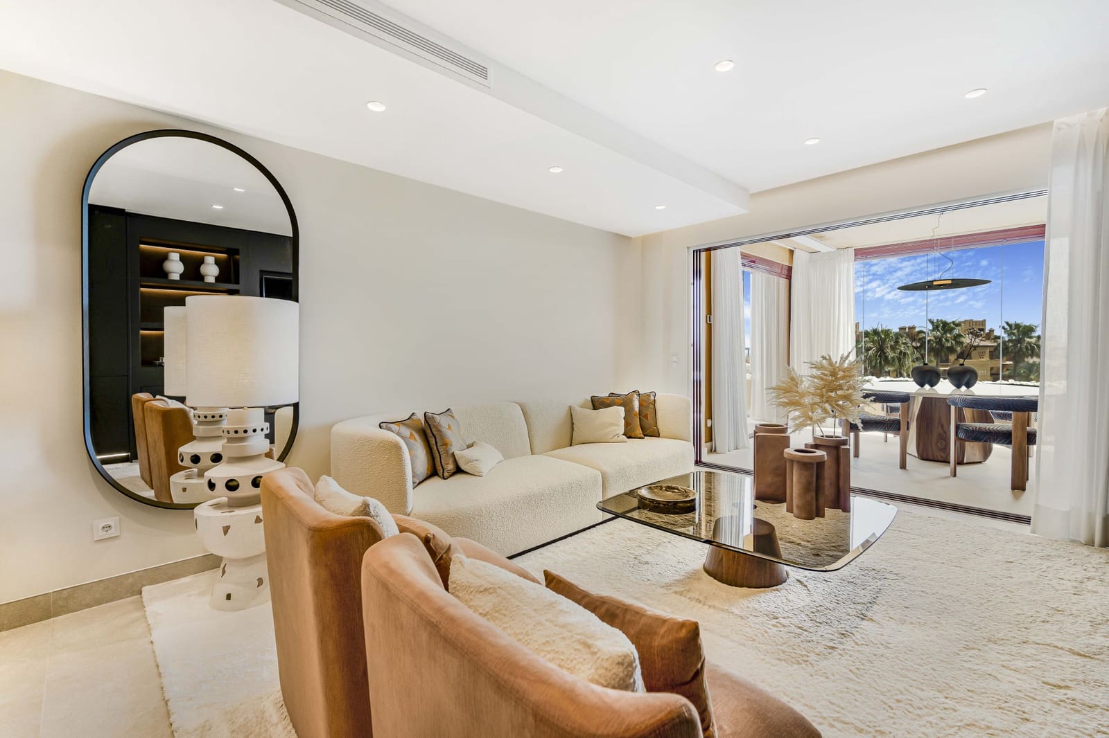 Apartamento de 3 habitaciones en Estepona en venta con piscina garaje - 2.395.000 € (Ref: 8238370)