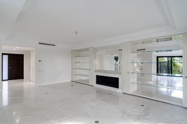 Chalet de 6 habitaciones en Marbella en venta con piscina garaje - 3.150.000 € (Ref: 8312681)