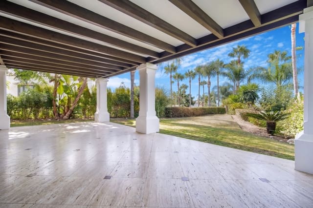 4 bedroom Villa for sale in Marbella with pool garage - € 2,750,000 (Ref: 8312682)