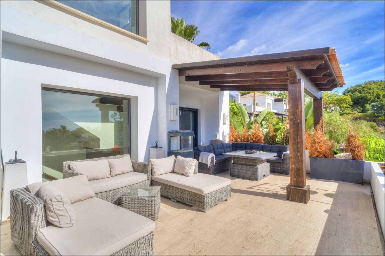 Chalet de 5 habitaciones en Marbella en venta con piscina garaje - 1.990.000 € (Ref: 8590071)