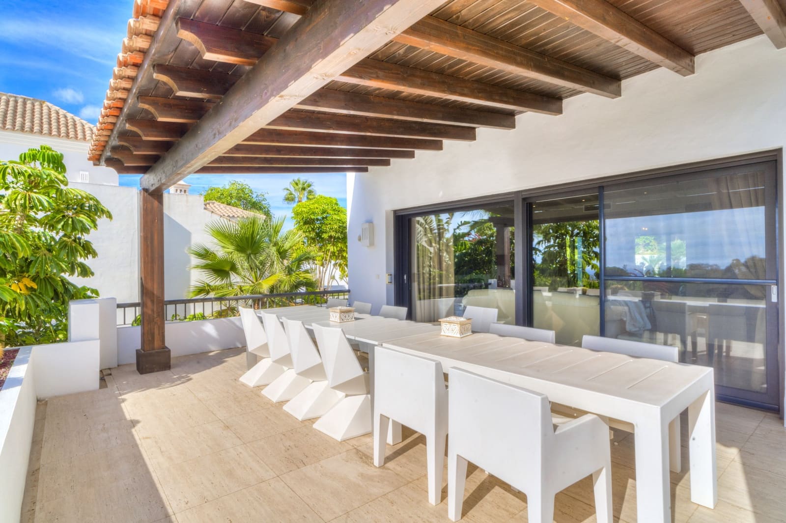 Chalet de 5 habitaciones en Marbella en venta con piscina garaje - 1.990.000 € (Ref: 8590071)