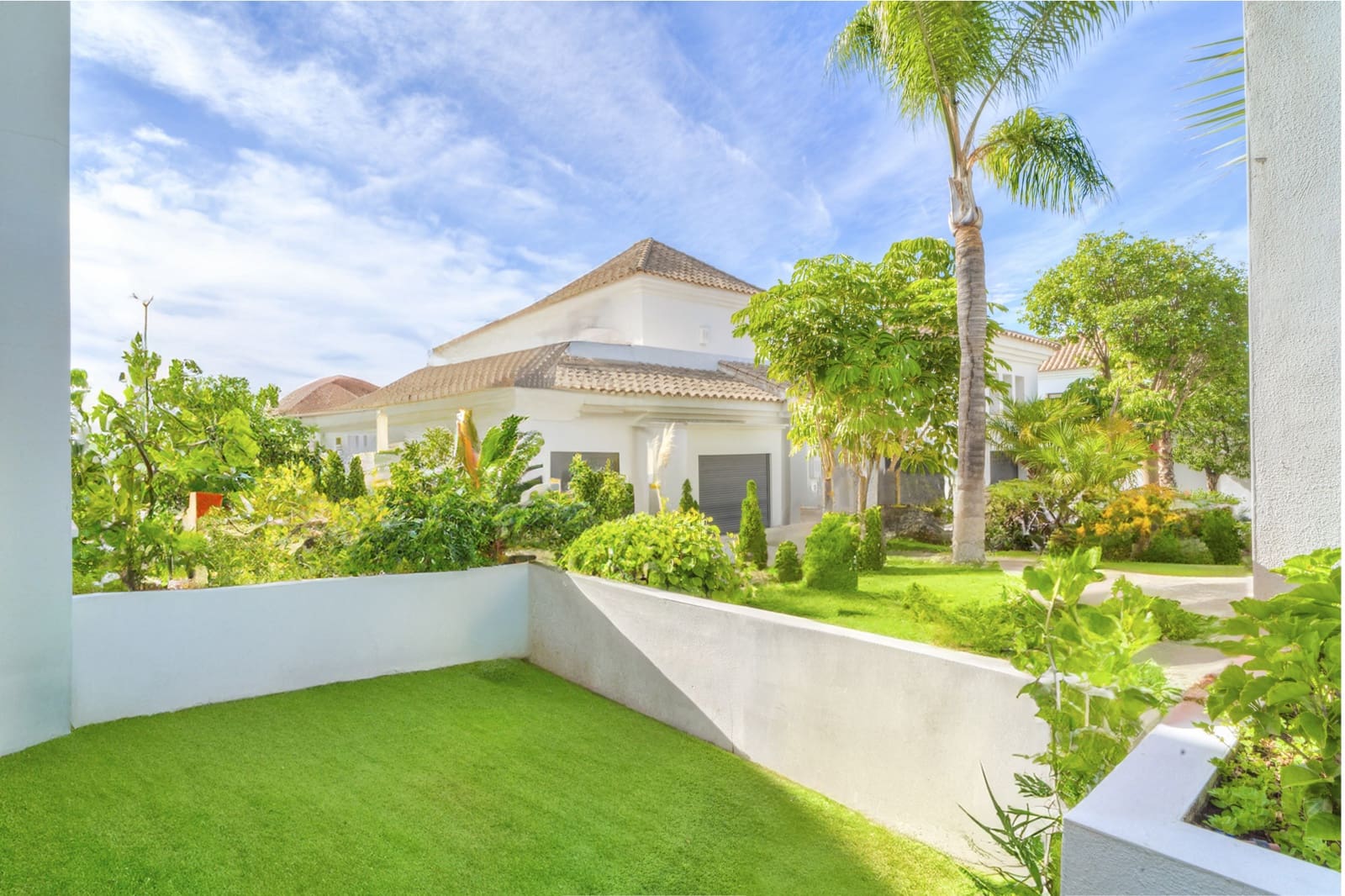 Chalet de 5 habitaciones en Marbella en venta con piscina garaje - 1.990.000 € (Ref: 8590071)