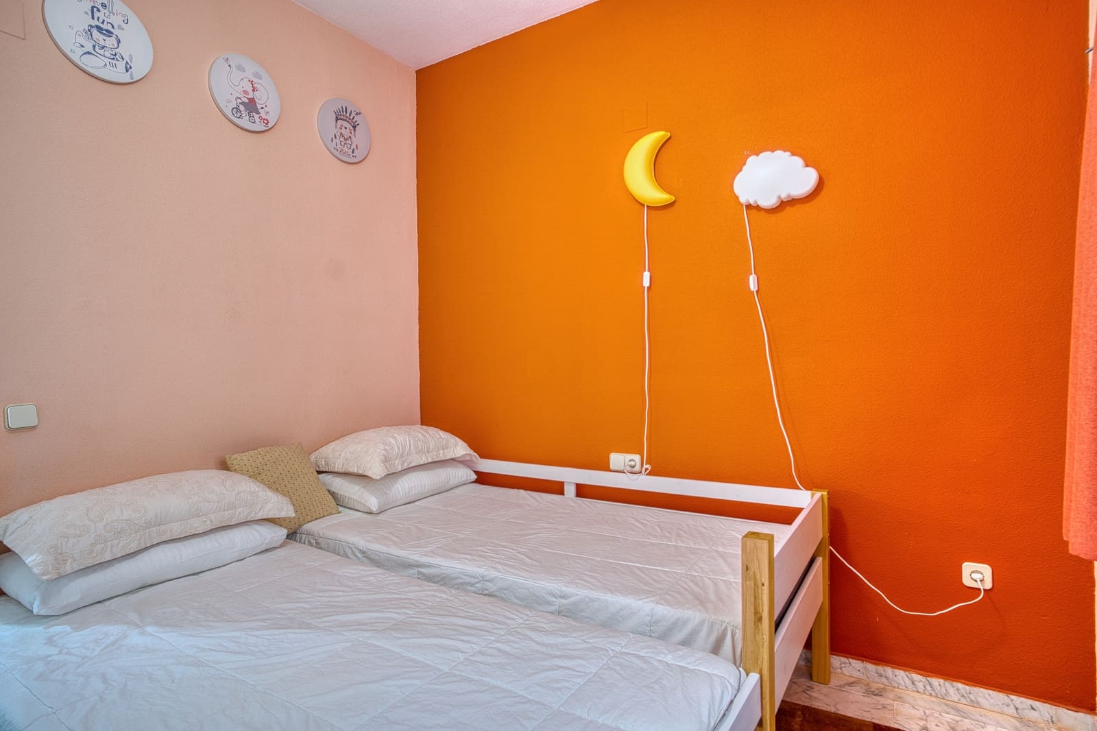 2 bedroom Apartment for sale in Marbella with pool garage - € 695,000 (Ref: 8633887)