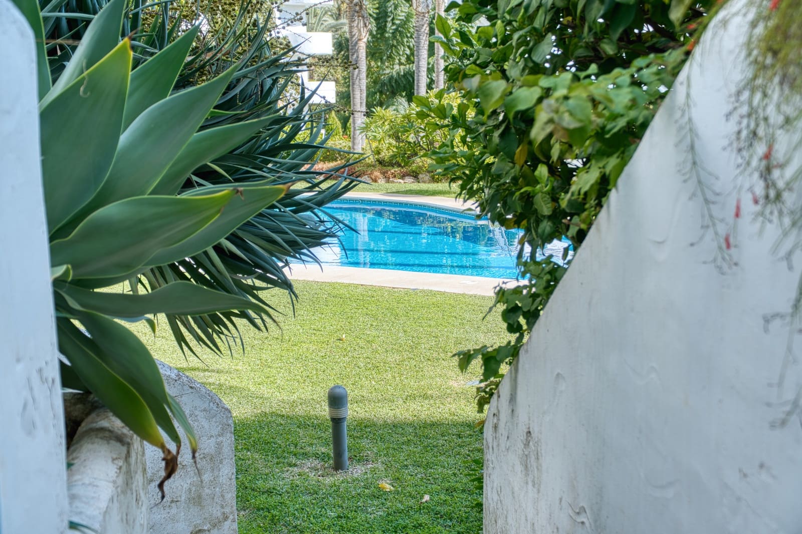 2 bedroom Apartment for sale in Marbella with pool garage - € 695,000 (Ref: 8633887)