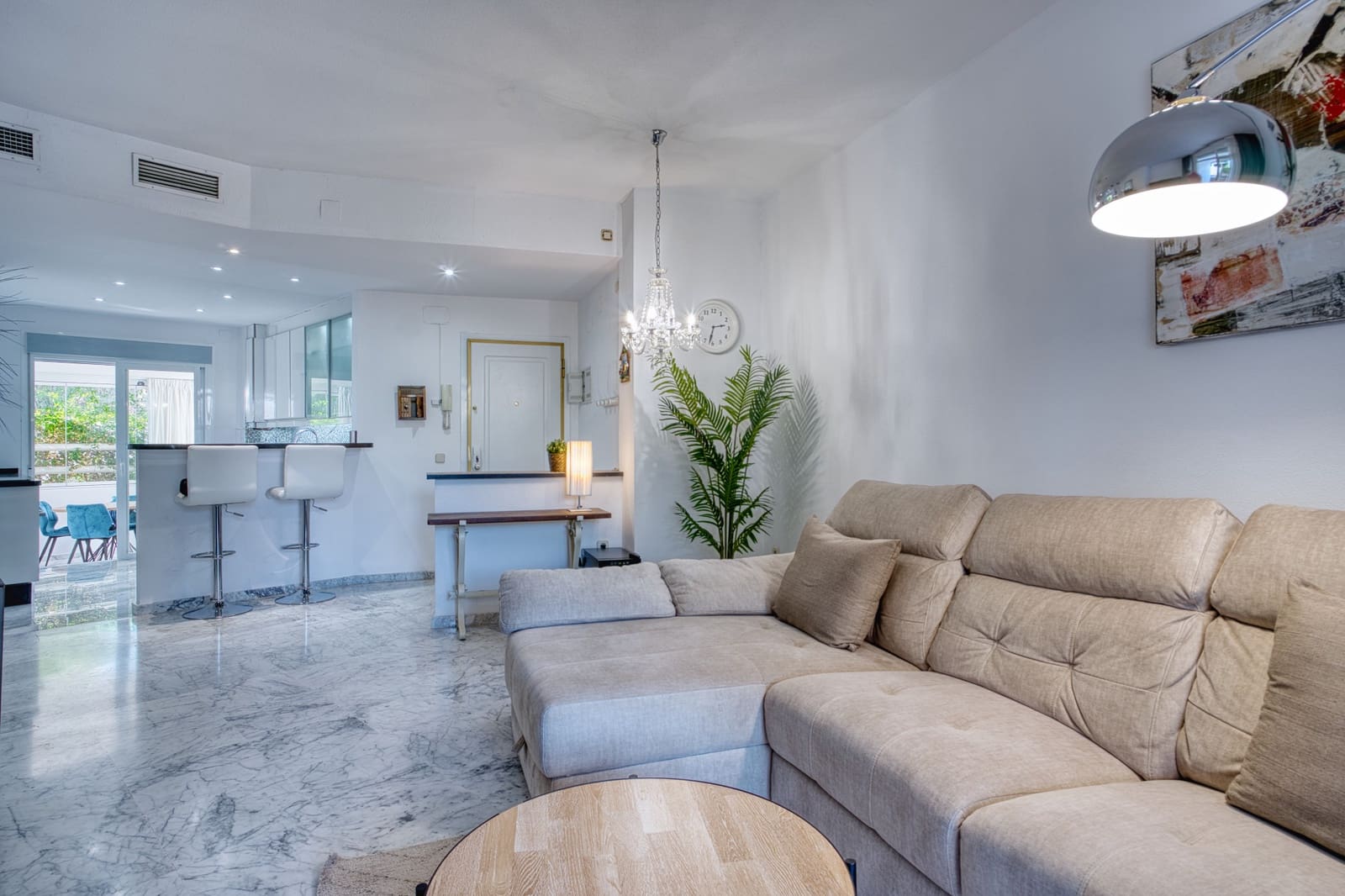 2 bedroom Apartment for sale in Marbella with pool garage - € 695,000 (Ref: 8633887)