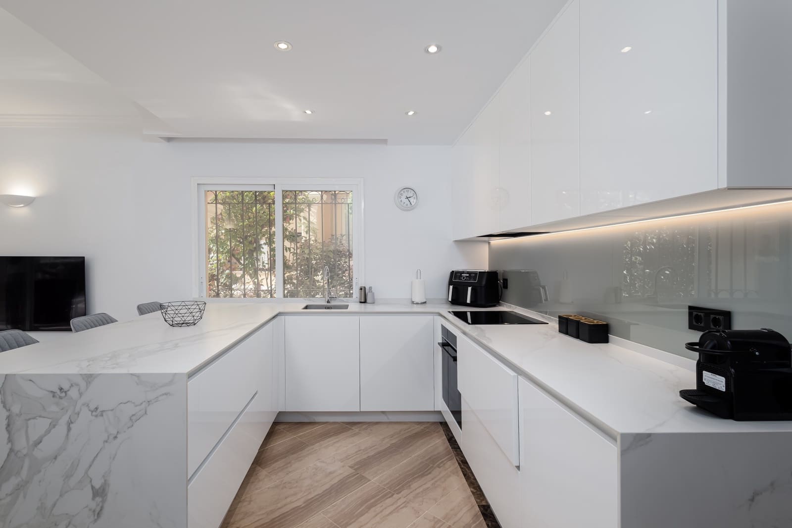 3 soveværelse Lejlighed til salg i Marbella med swimmingpool garage - € 649.000 (Ref: 8655394)