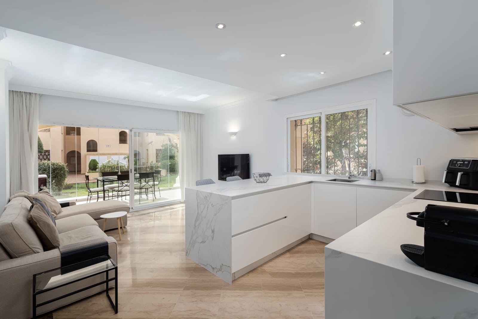 3 soveværelse Lejlighed til salg i Marbella med swimmingpool garage - € 649.000 (Ref: 8655394)