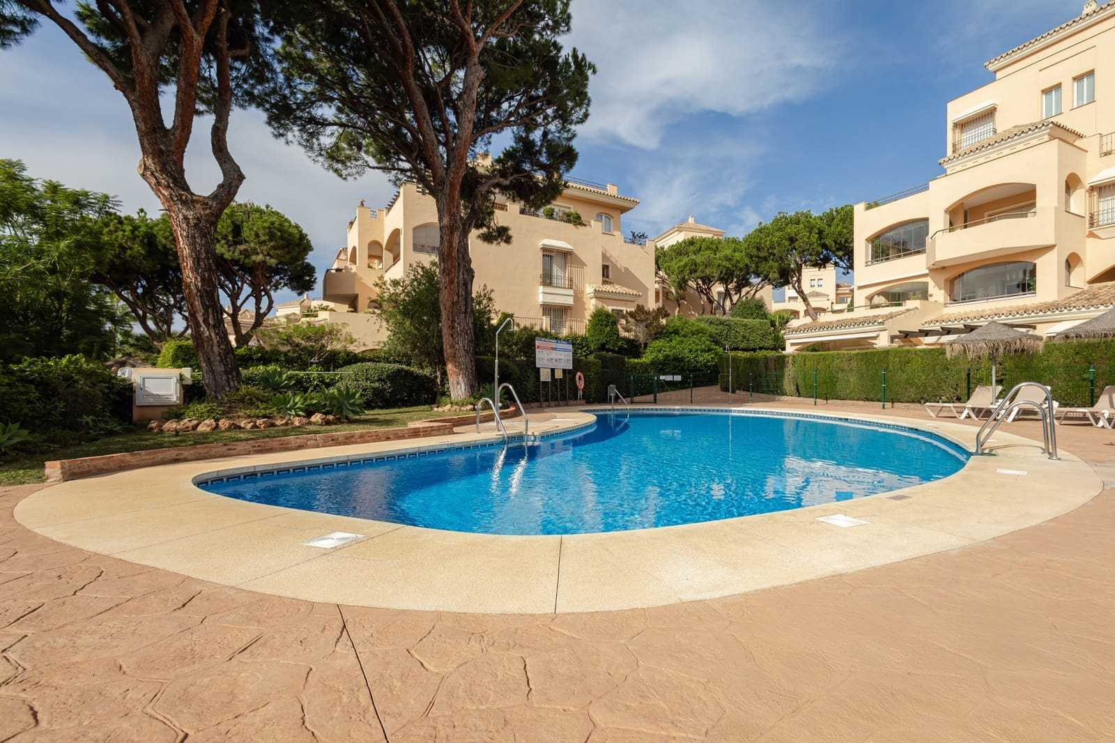 3 soveværelse Lejlighed til salg i Marbella med swimmingpool garage - € 649.000 (Ref: 8655394)