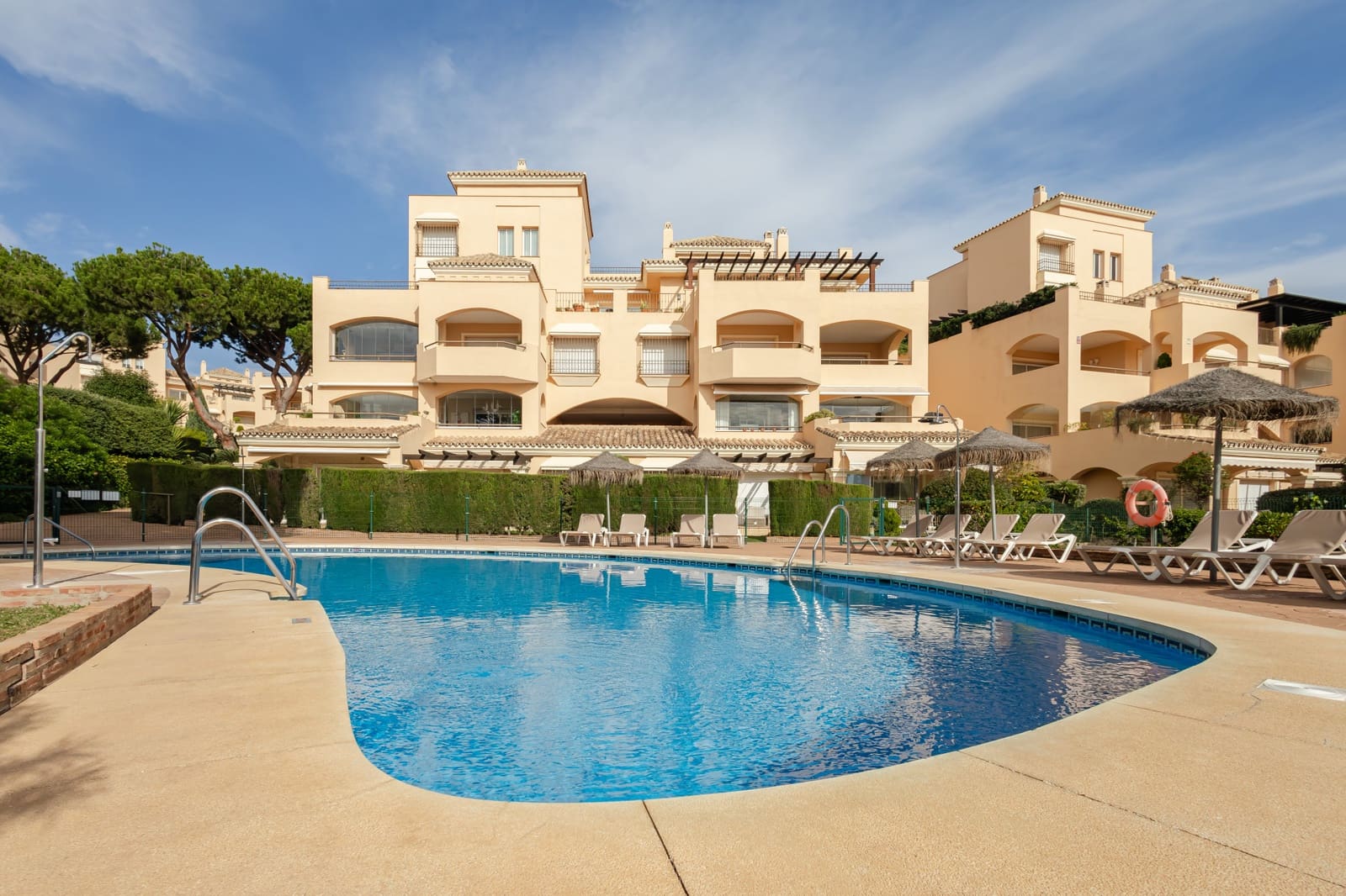 3 bedroom Apartment for sale in Marbella with pool garage - € 649,000 (Ref: 8655394)