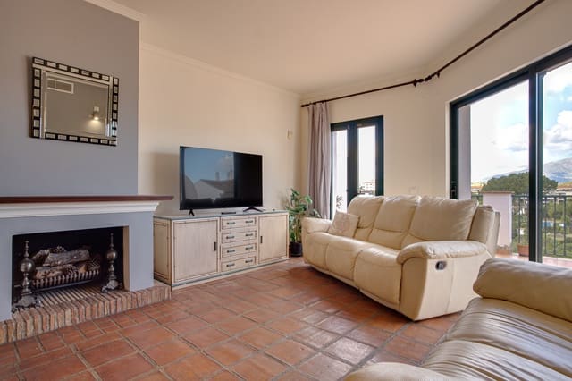 3 bedroom Semi-detached Villa for sale in Riviera del Sol, Mijas with pool garage - € 700,000 (Ref: 8742006)