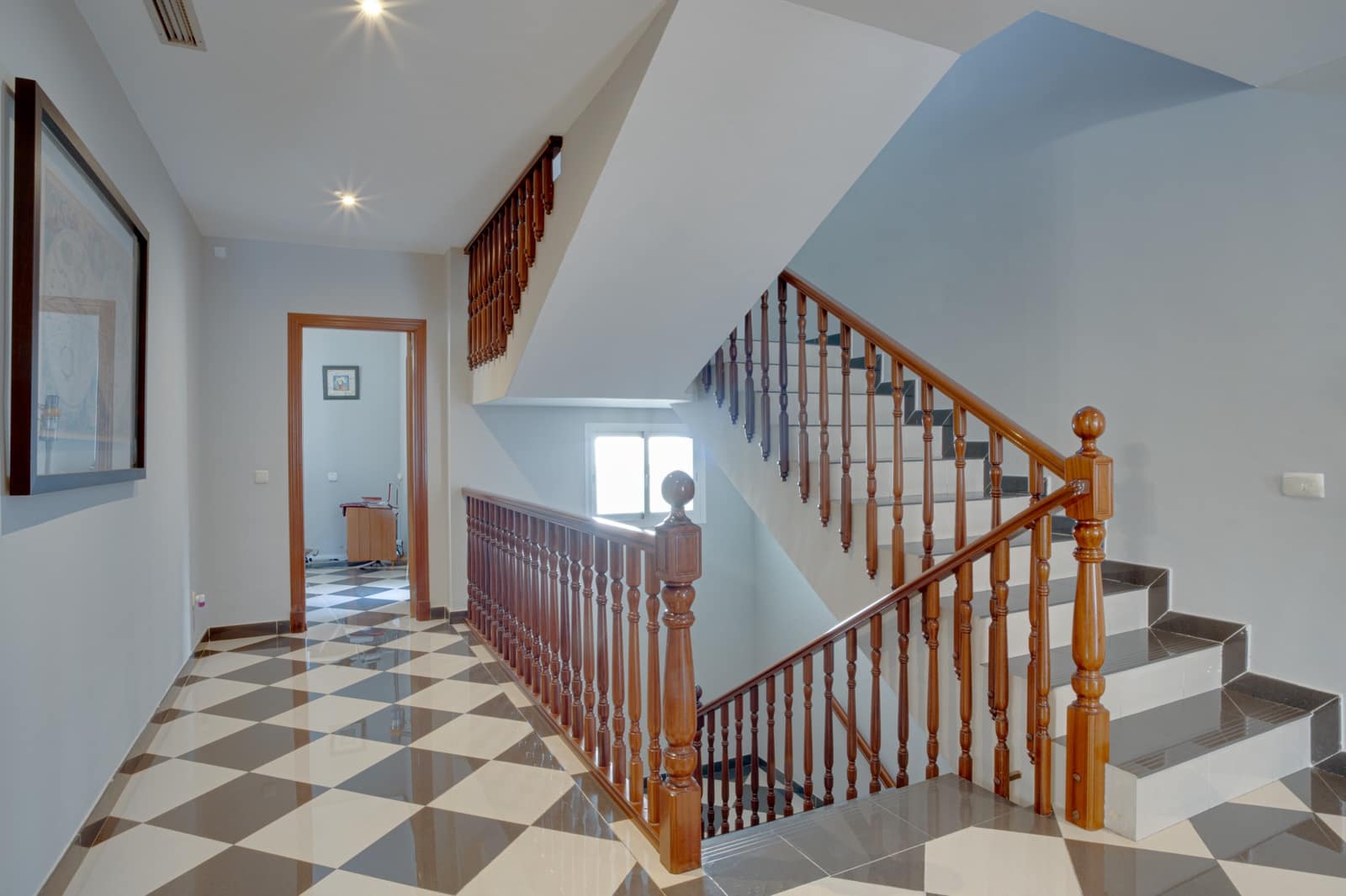 5 bedroom Villa for sale in Marbella with pool garage - € 2,245,000 (Ref: 8785771)