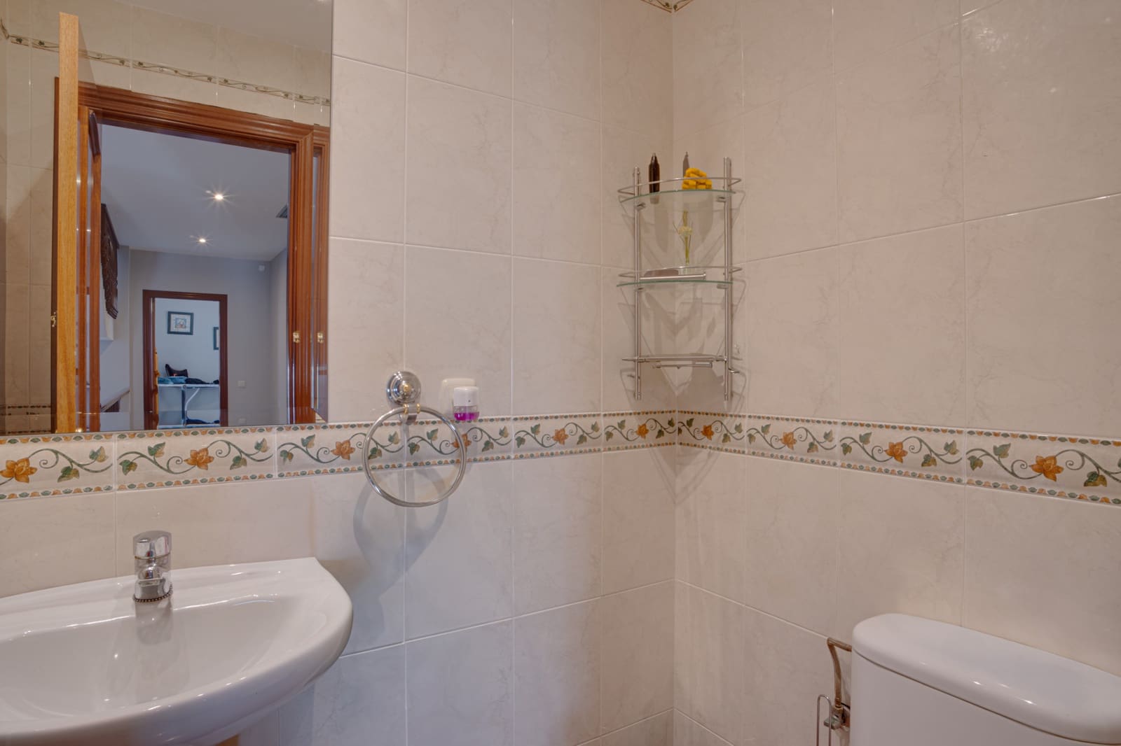 5 bedroom Villa for sale in Marbella with pool garage - € 2,245,000 (Ref: 8785771)