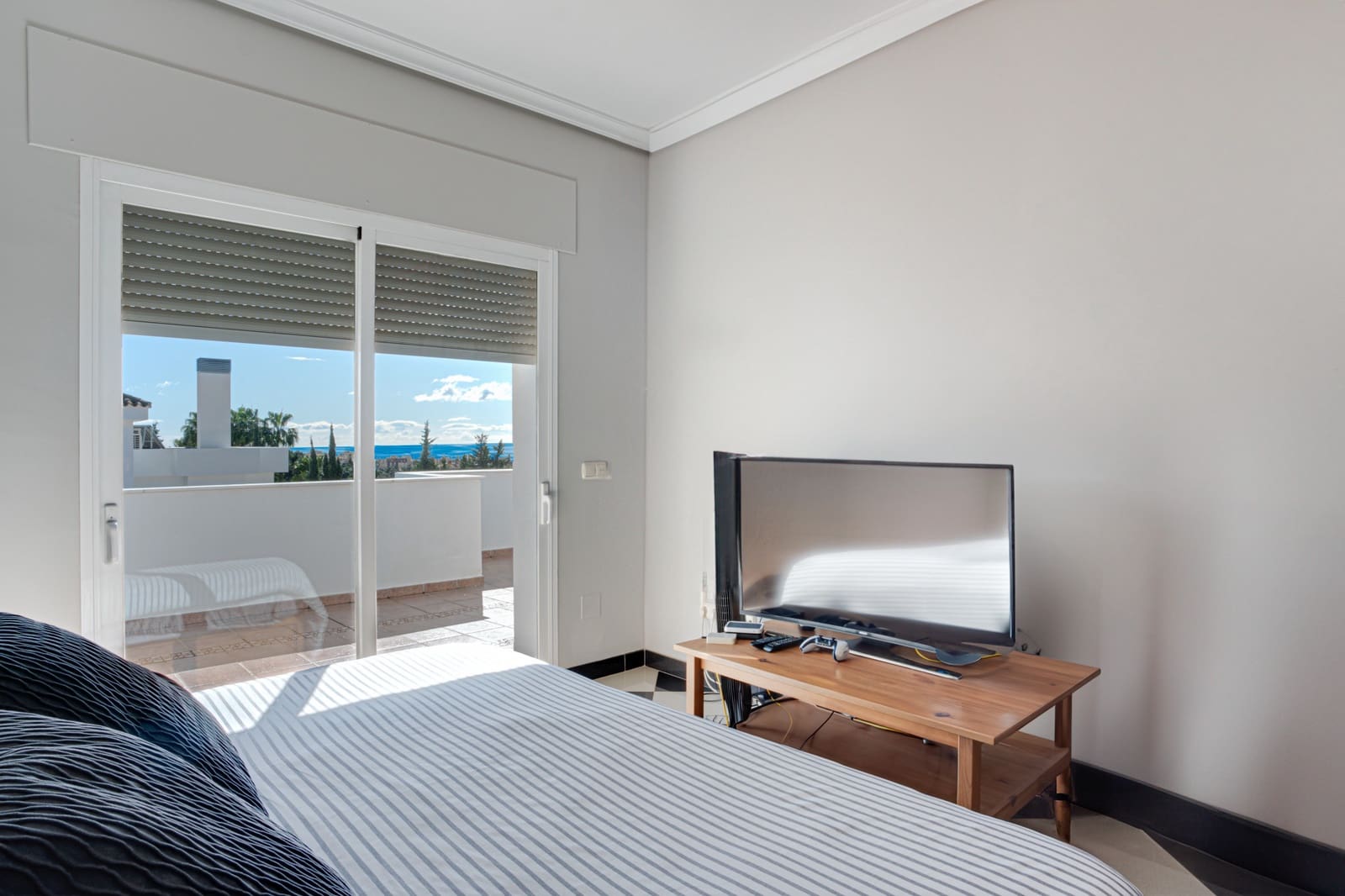 5 bedroom Villa for sale in Marbella with pool garage - € 2,245,000 (Ref: 8785771)